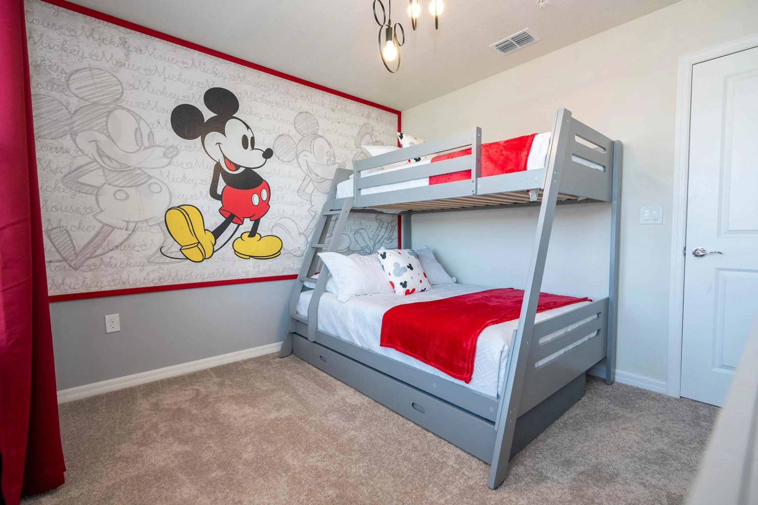 Luxury Private Pool & Themed Rooms Close to Disney 1282