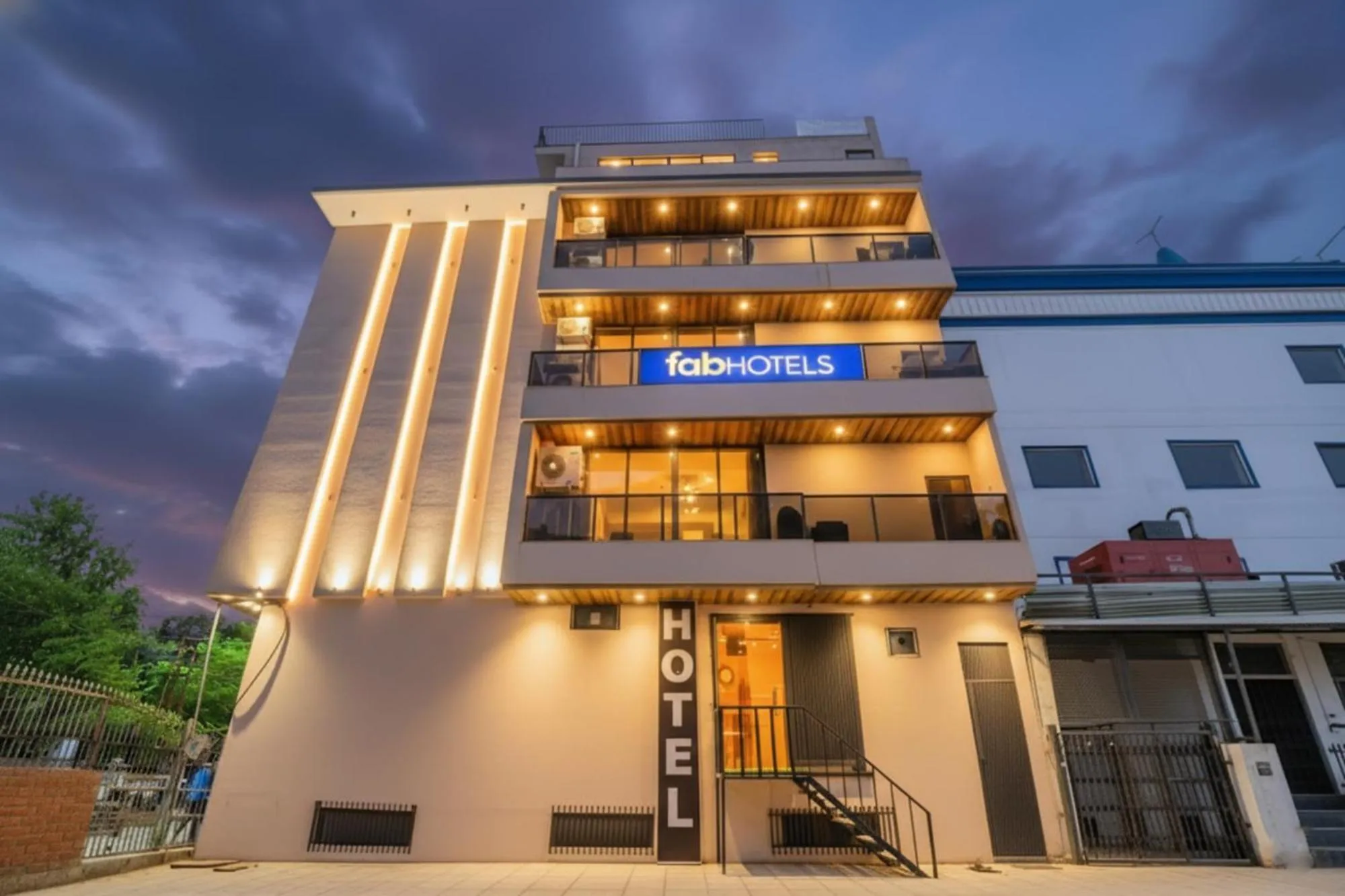 FabHotel Blooming Beds Pearl