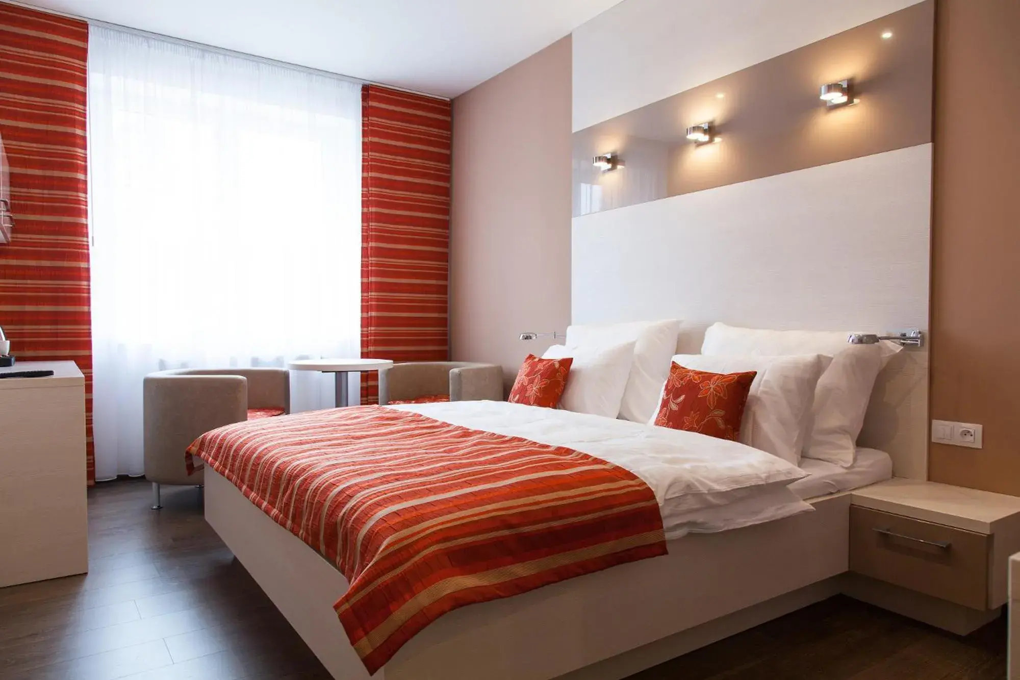 Deluxe Double Room with Bath in Penzion Na Valech Hodonín Deluxe Double Room with Bath in Penzion Na Valech Hodonín