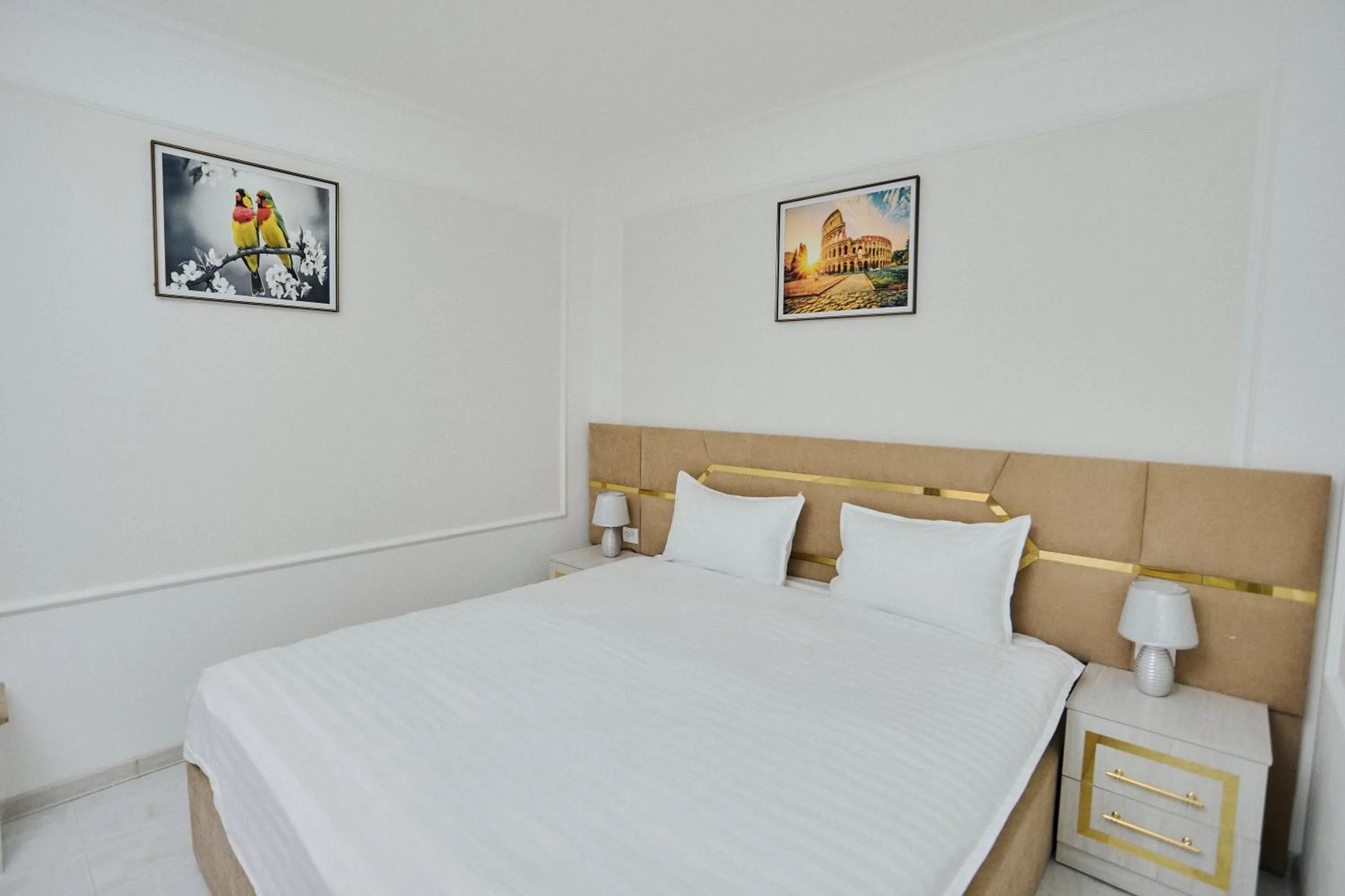 Bed in Registan Gold