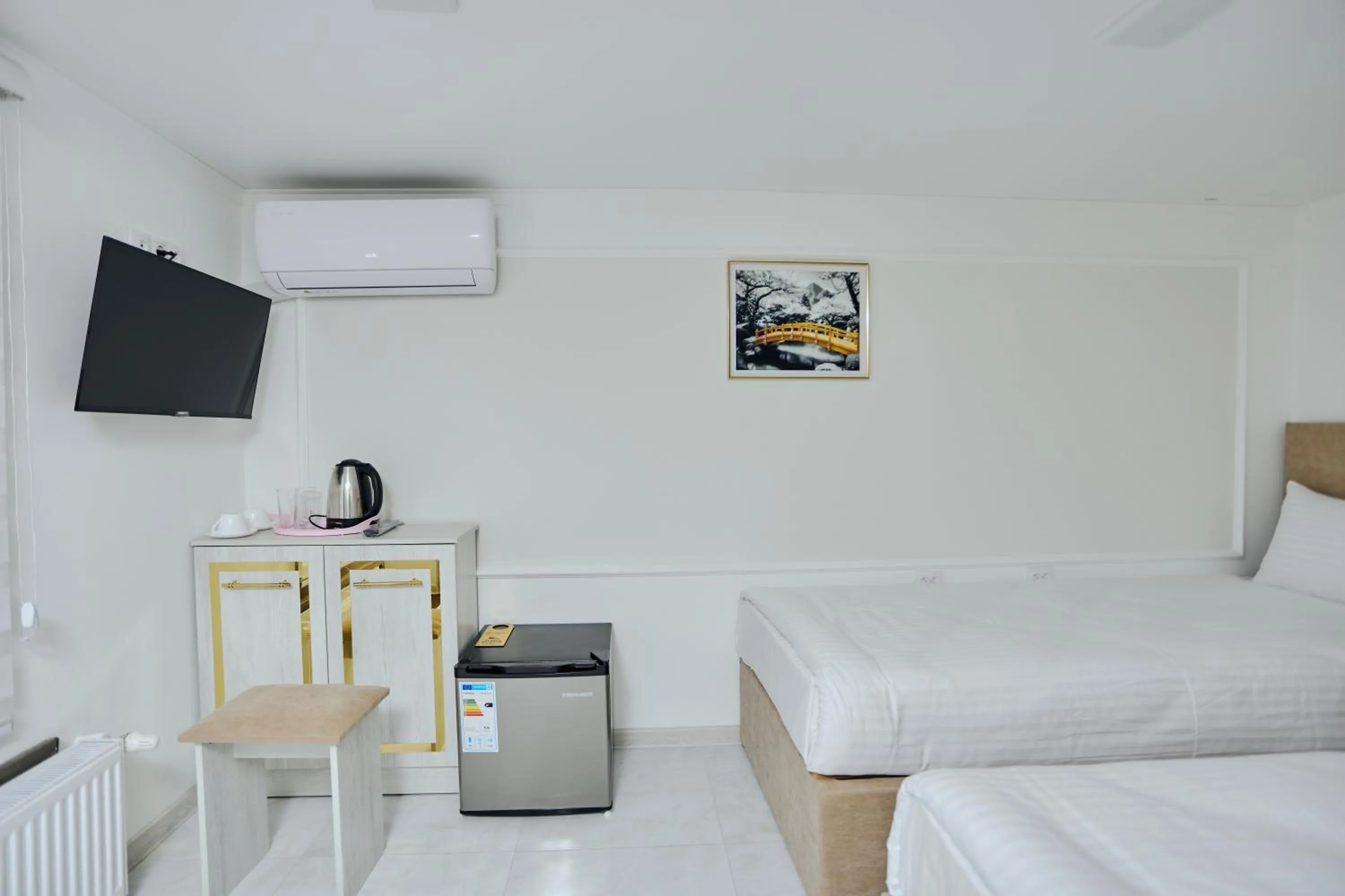 TV and multimedia in Registan Gold