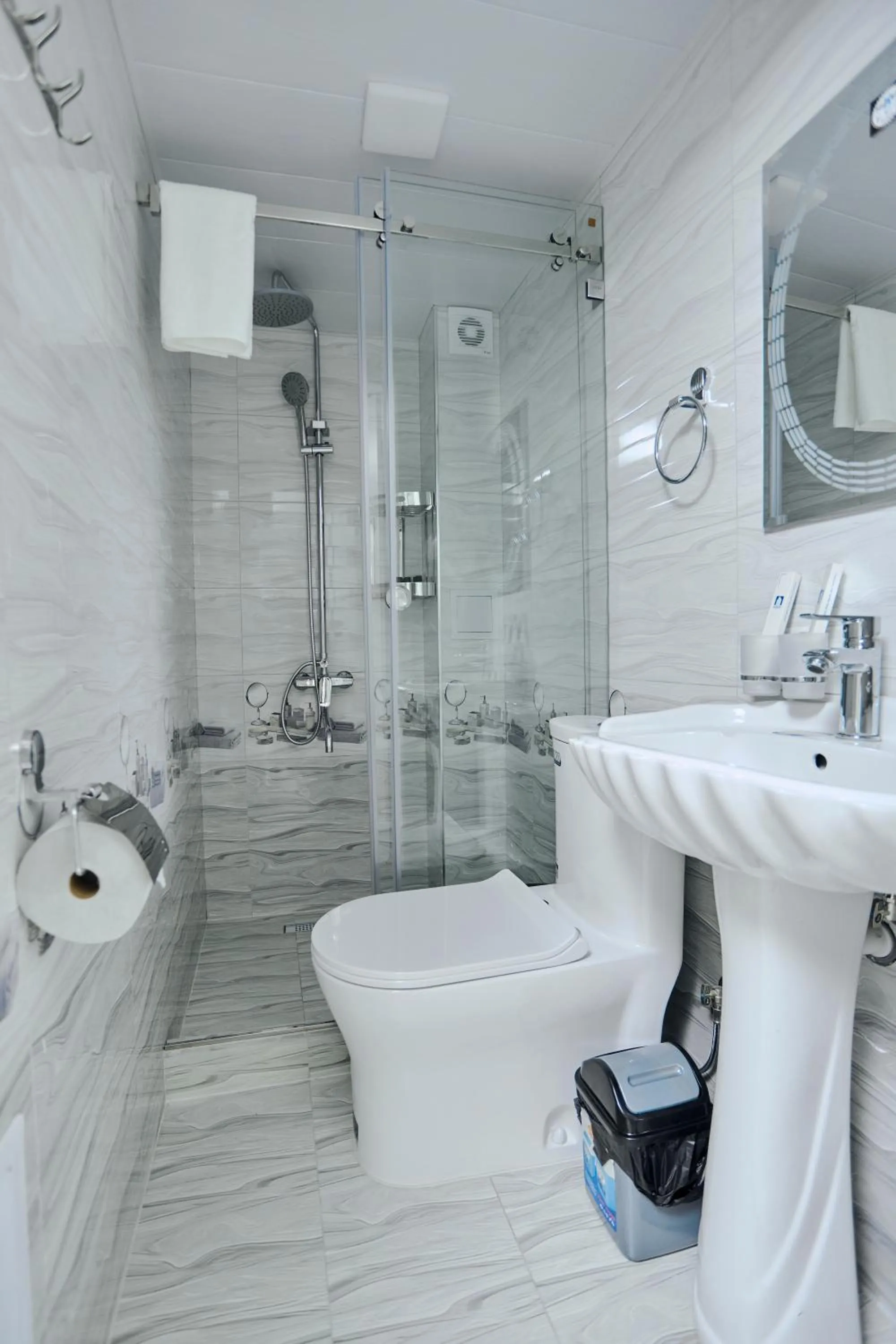 Shower in Registan Gold