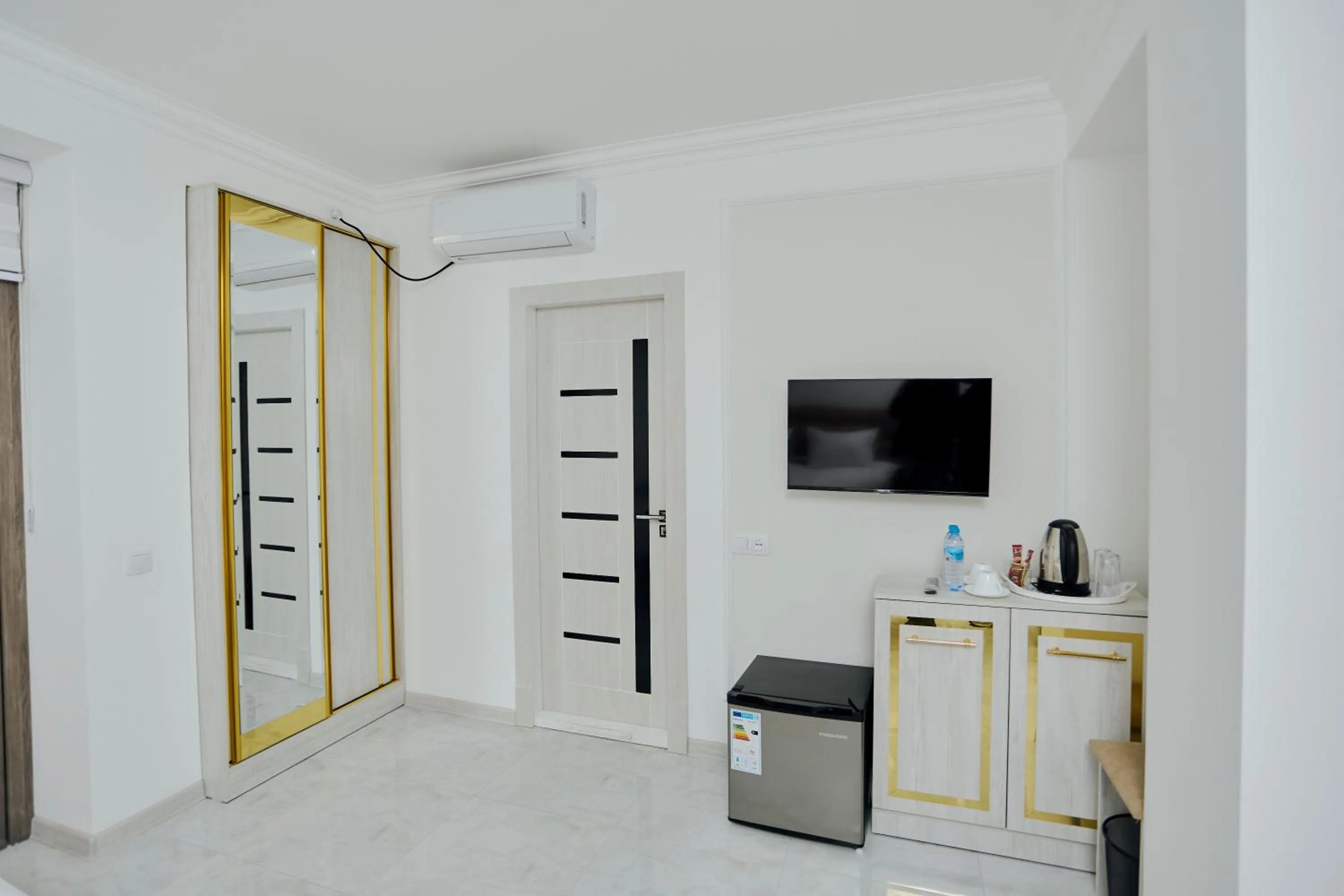 TV and multimedia in Registan Gold