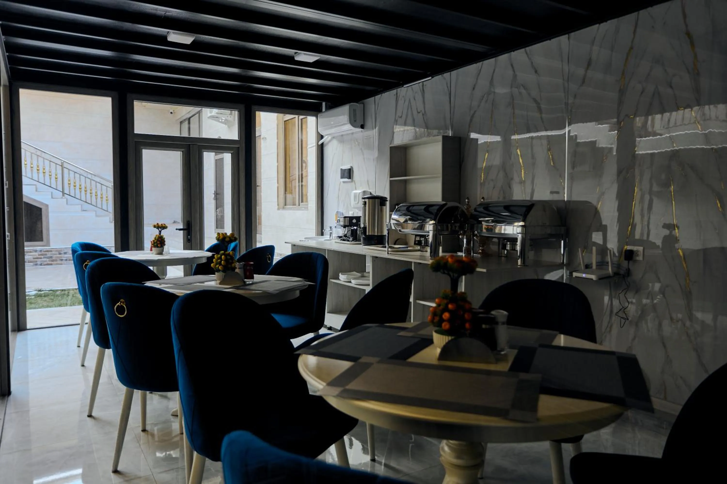 Kitchen or kitchenette in Registan Gold