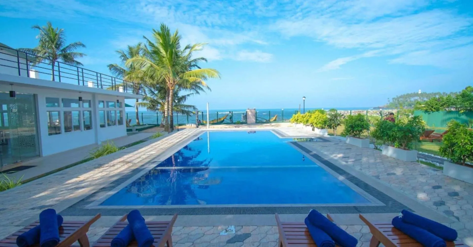 Manara Beach Resort