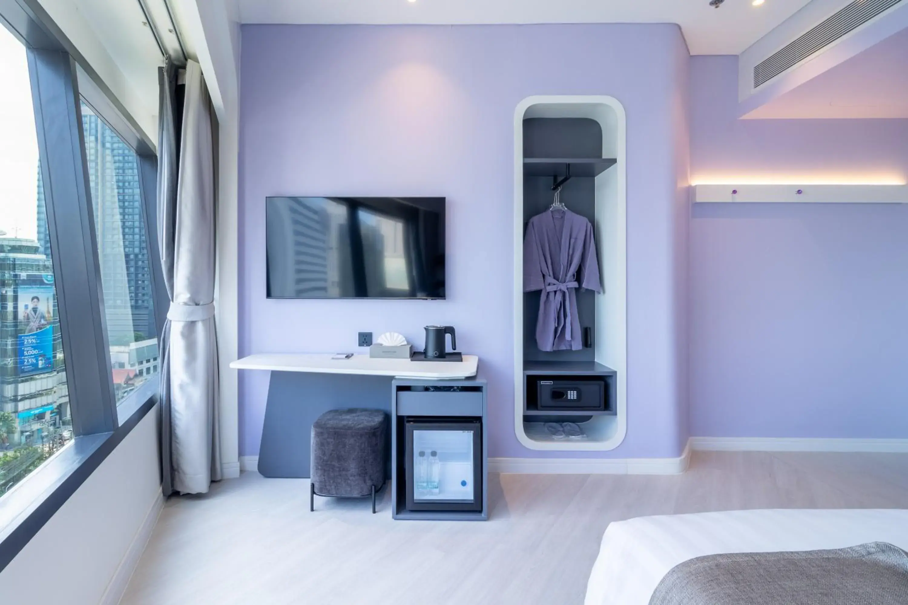 Bedroom, Bed in Queensland Hotel Bangkok Bedroom, Bed in Queensland Hotel Bangkok