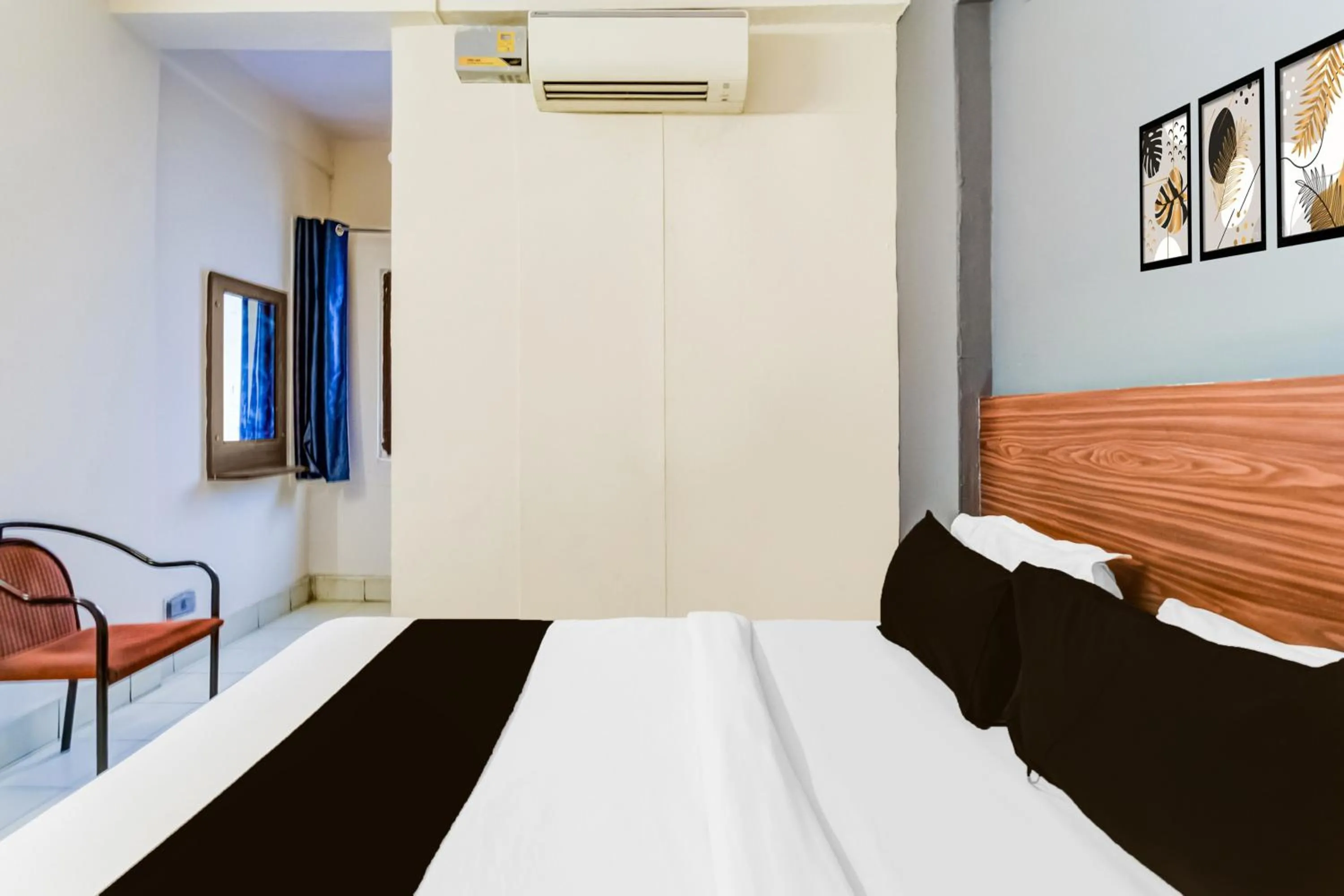 Bedroom, Bed in Super Hotel O Paradise Circle