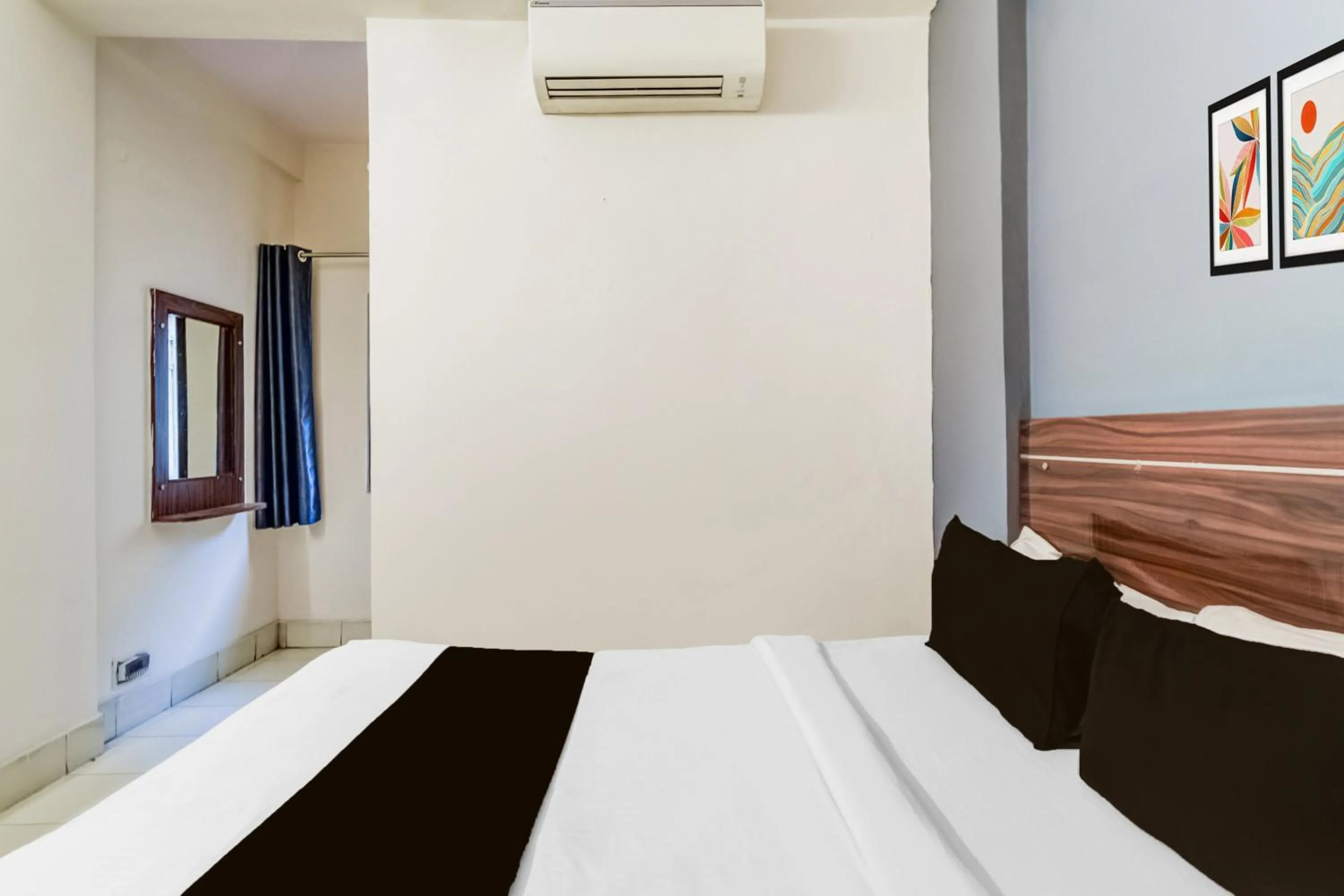 Bedroom, Bed in Super Hotel O Paradise Circle