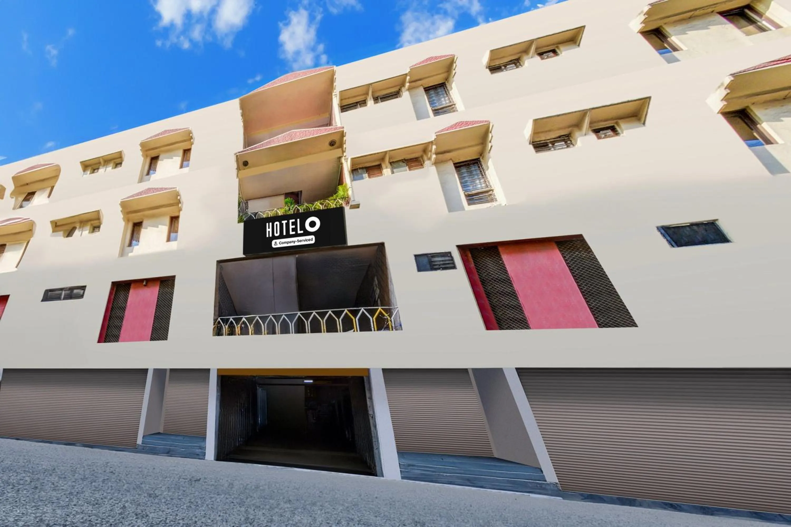 Facade/entrance in Super Hotel O Paradise Circle