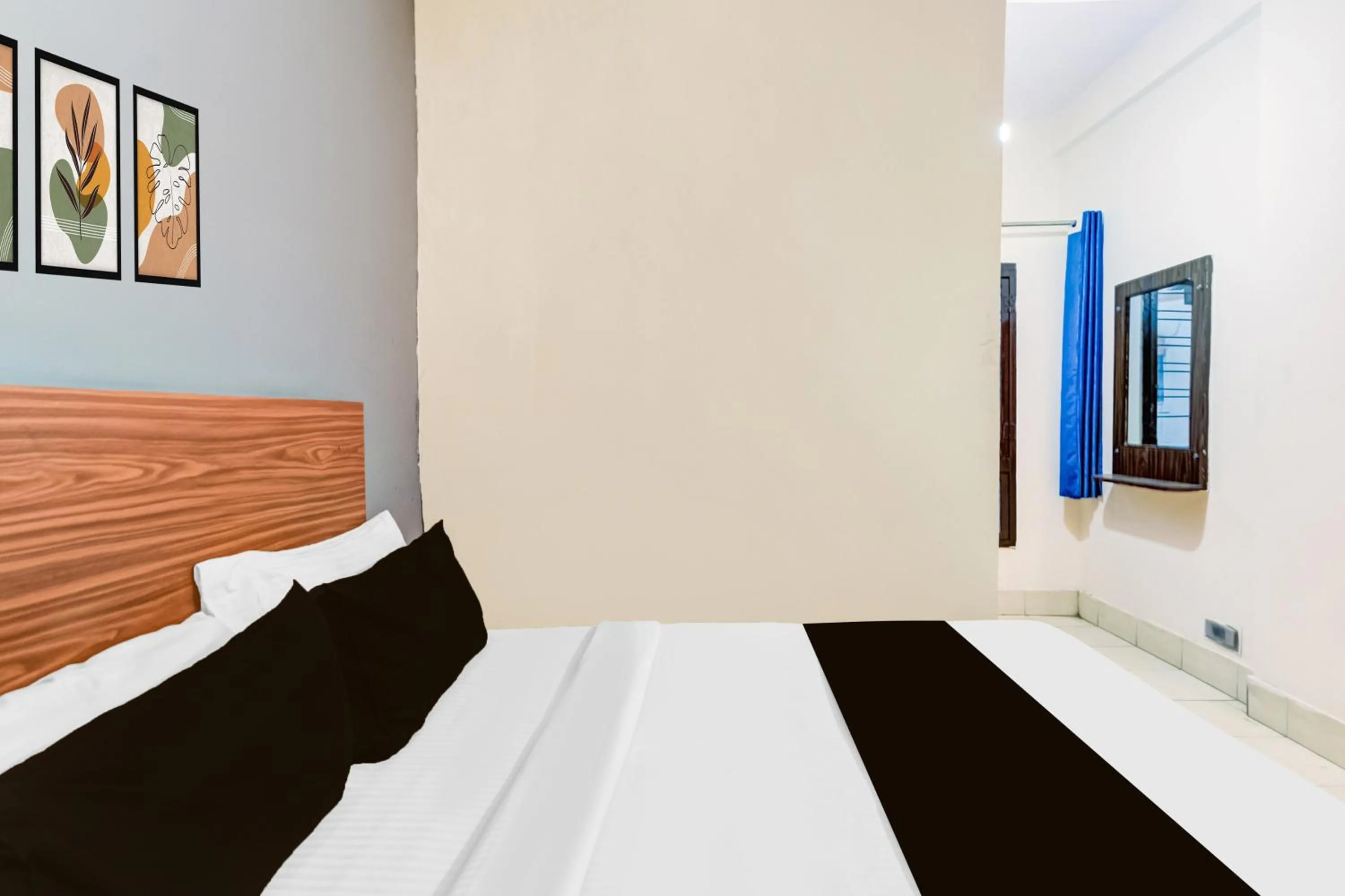 Bedroom, Bed in Super Hotel O Paradise Circle