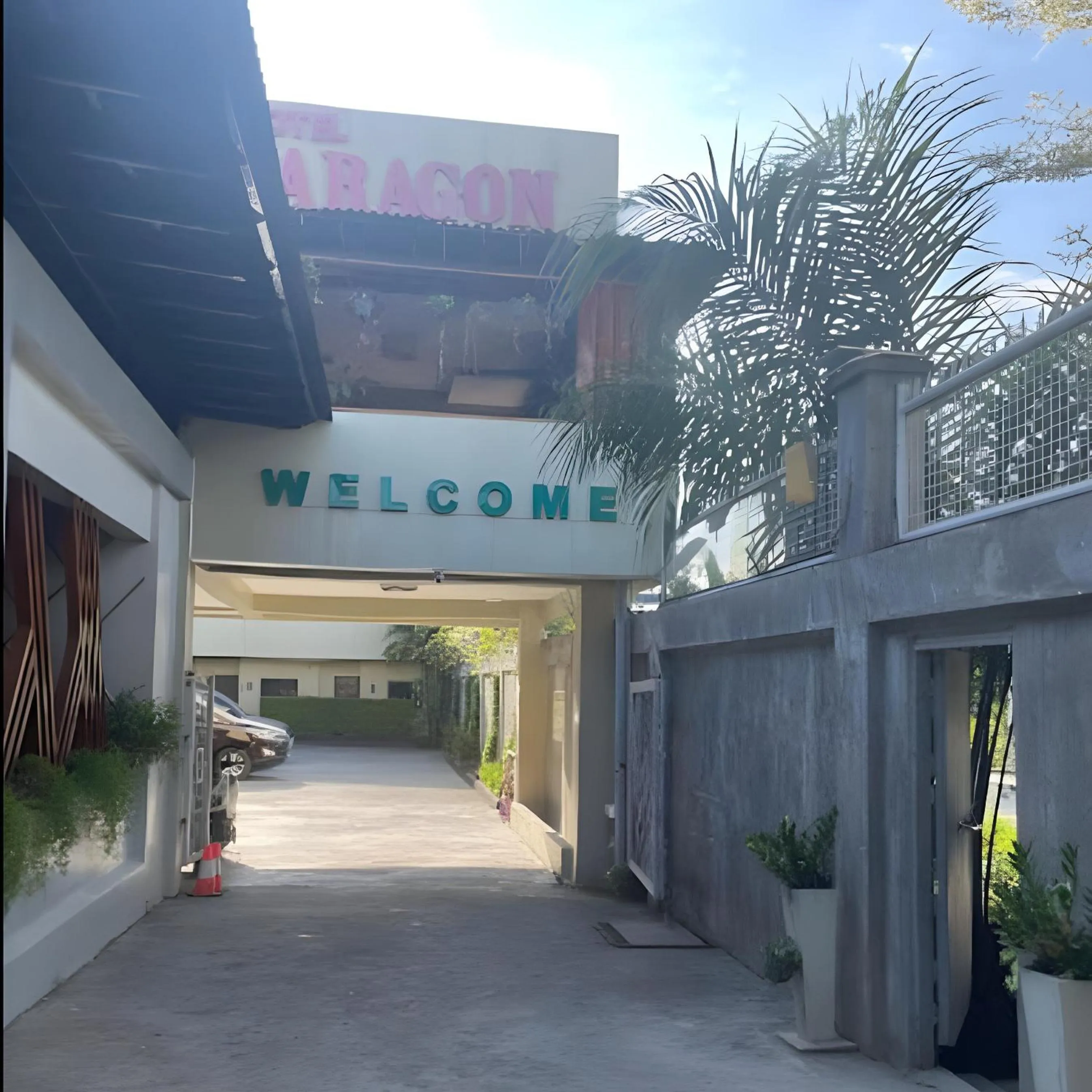 The Paragon Hotel and Restaurant