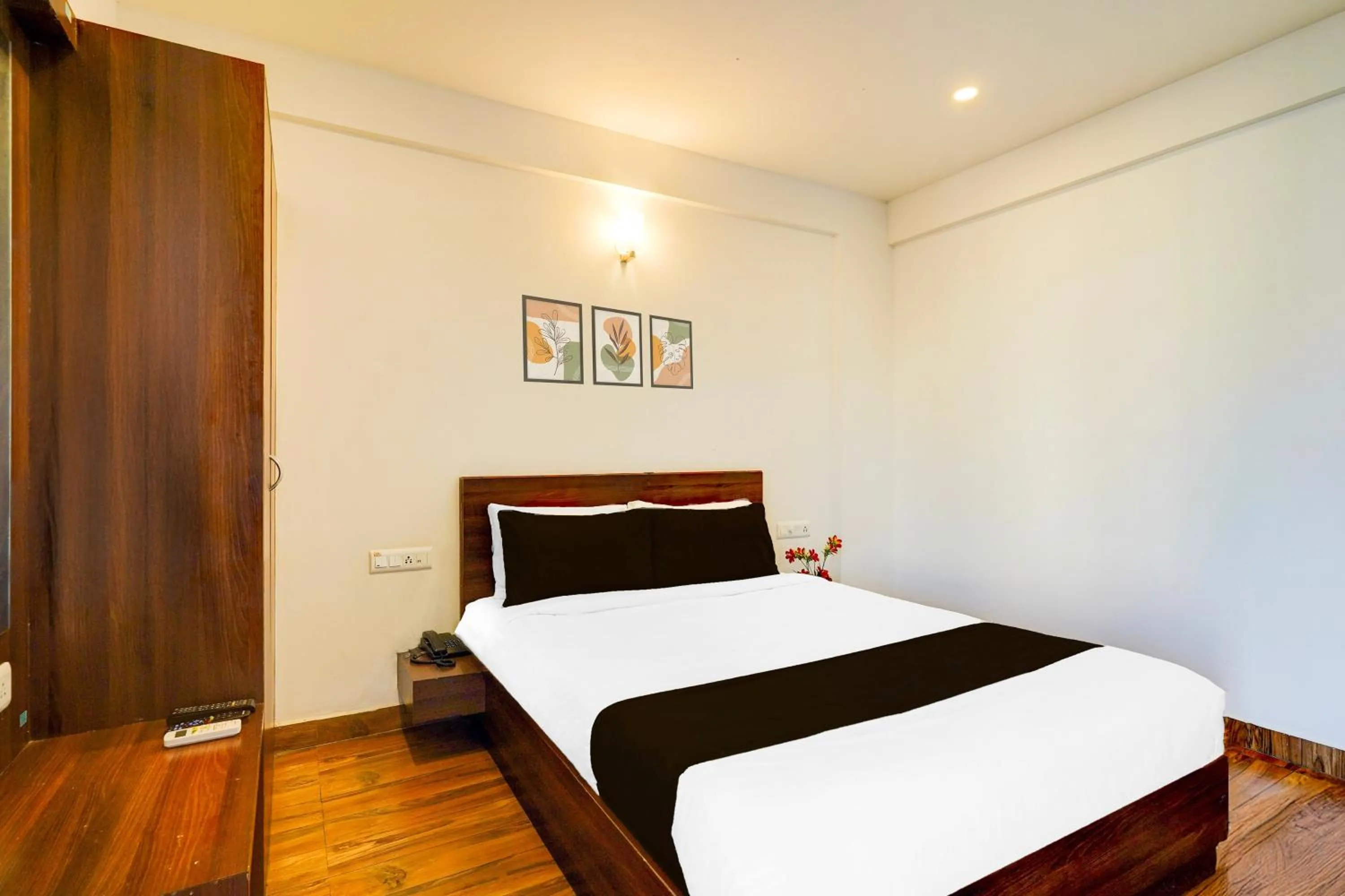 Bedroom, Bed in Super Townhouse Whitefield Bangalore