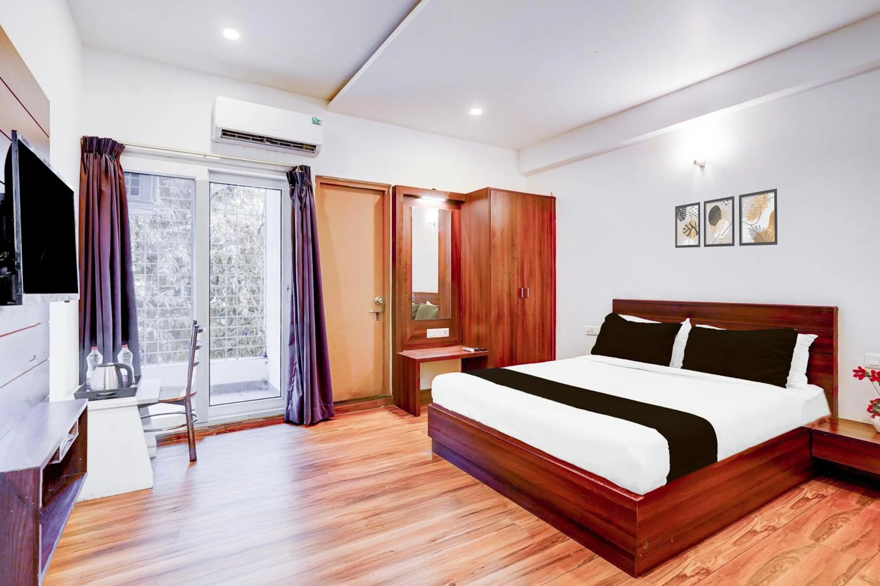 Bedroom, Bed in Super Townhouse Whitefield Bangalore