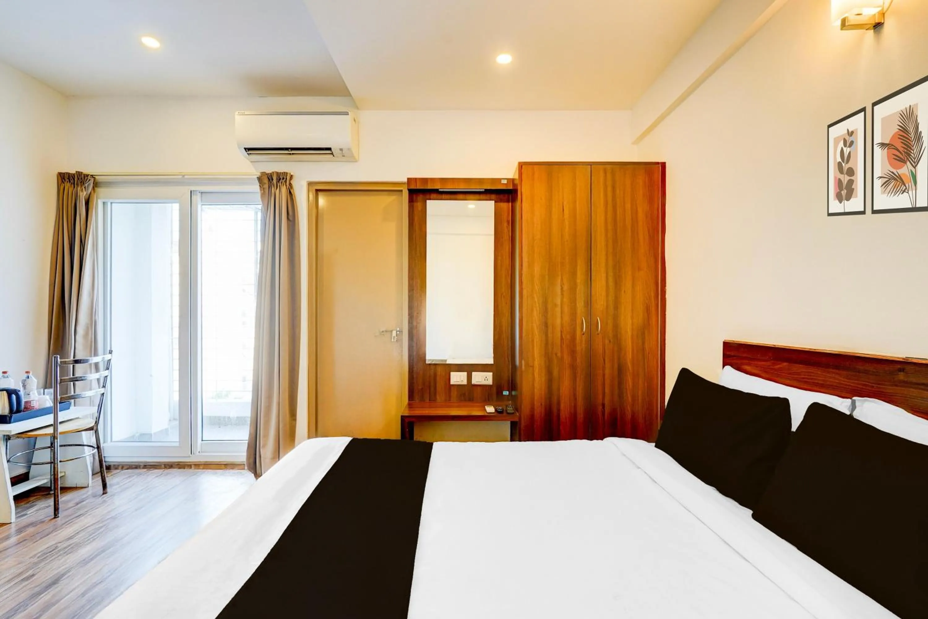 Bedroom, Bed in Super Townhouse Whitefield Bangalore