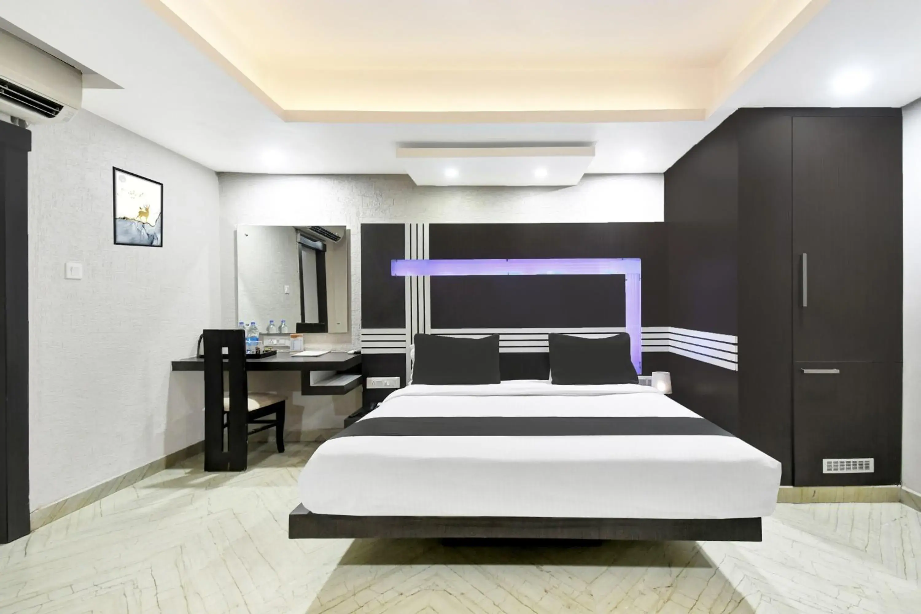 Suite - single occupancy in Super Townhouse Ranchi Near Railway Station Suite - single occupancy in Super Townhouse Ranchi Near Railway Station
