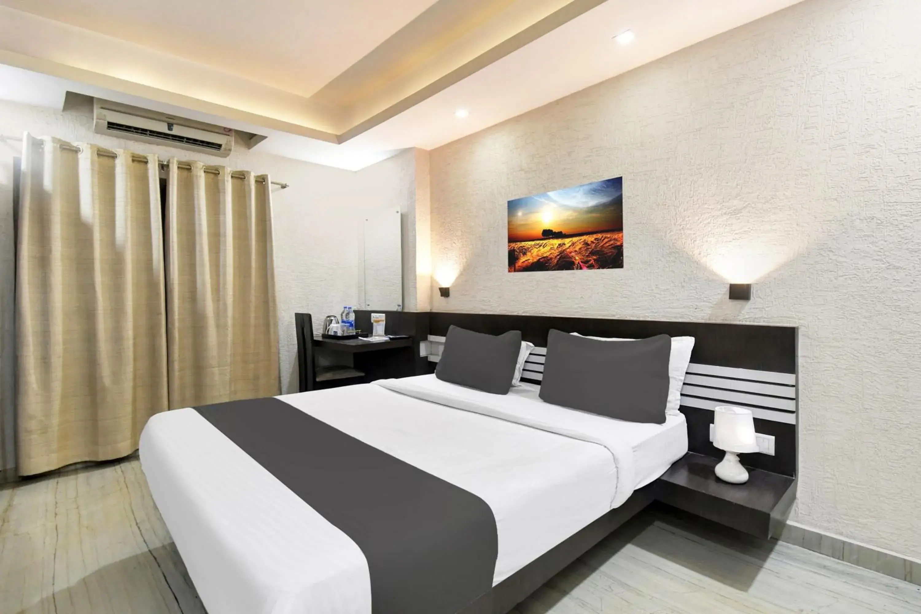 Suite - single occupancy in Super Townhouse Ranchi Near Railway Station Suite - single occupancy in Super Townhouse Ranchi Near Railway Station