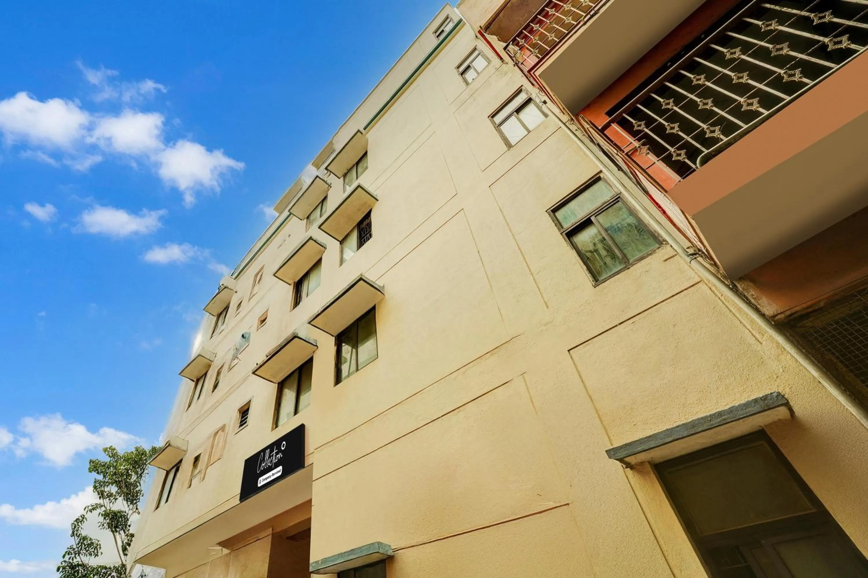 Facade/entrance in Super Collection O Yeshwantpur Formerly Sunder Nivas