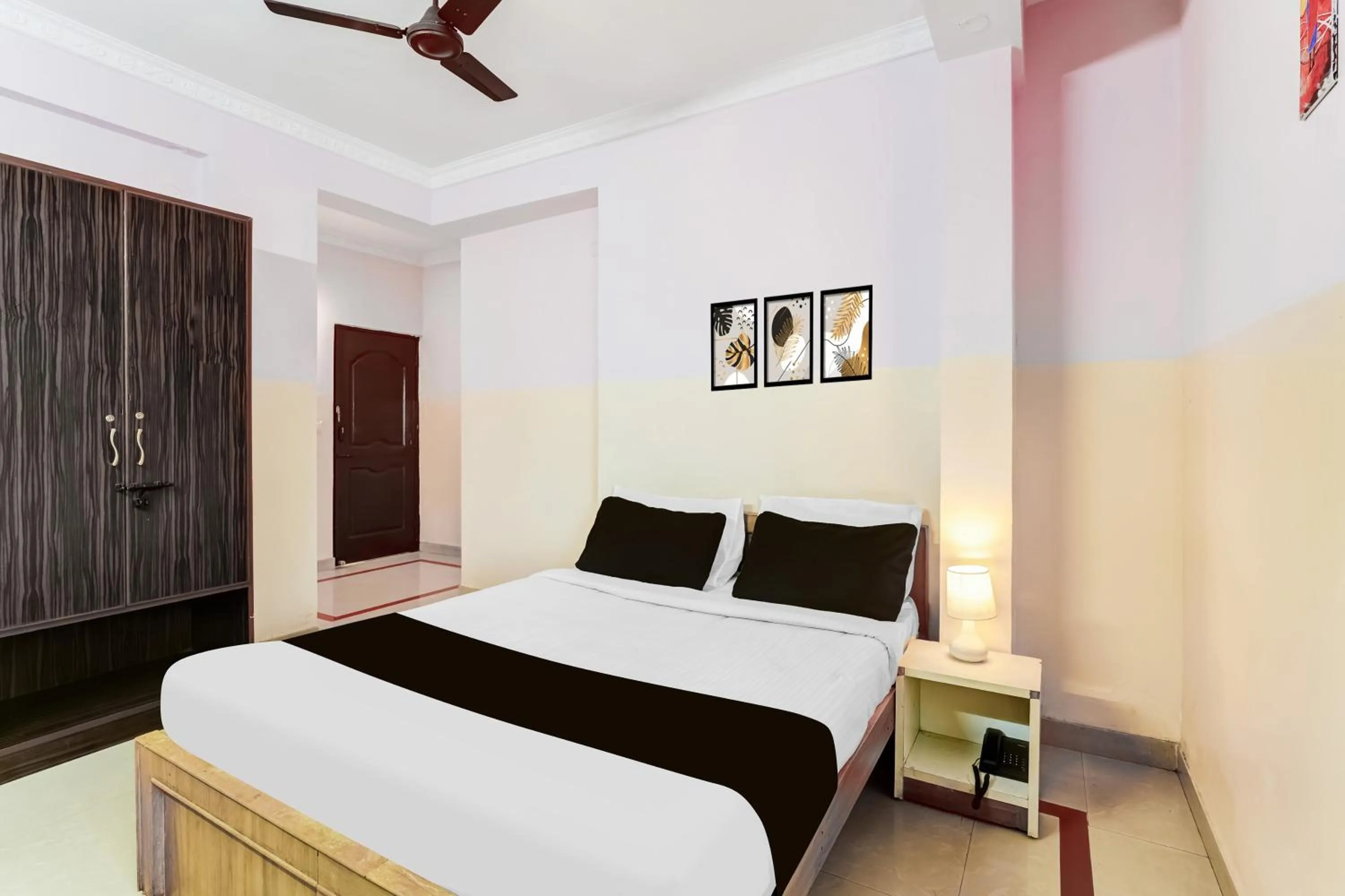 Bedroom in Super Collection O Yeshwantpur Formerly Sunder Nivas