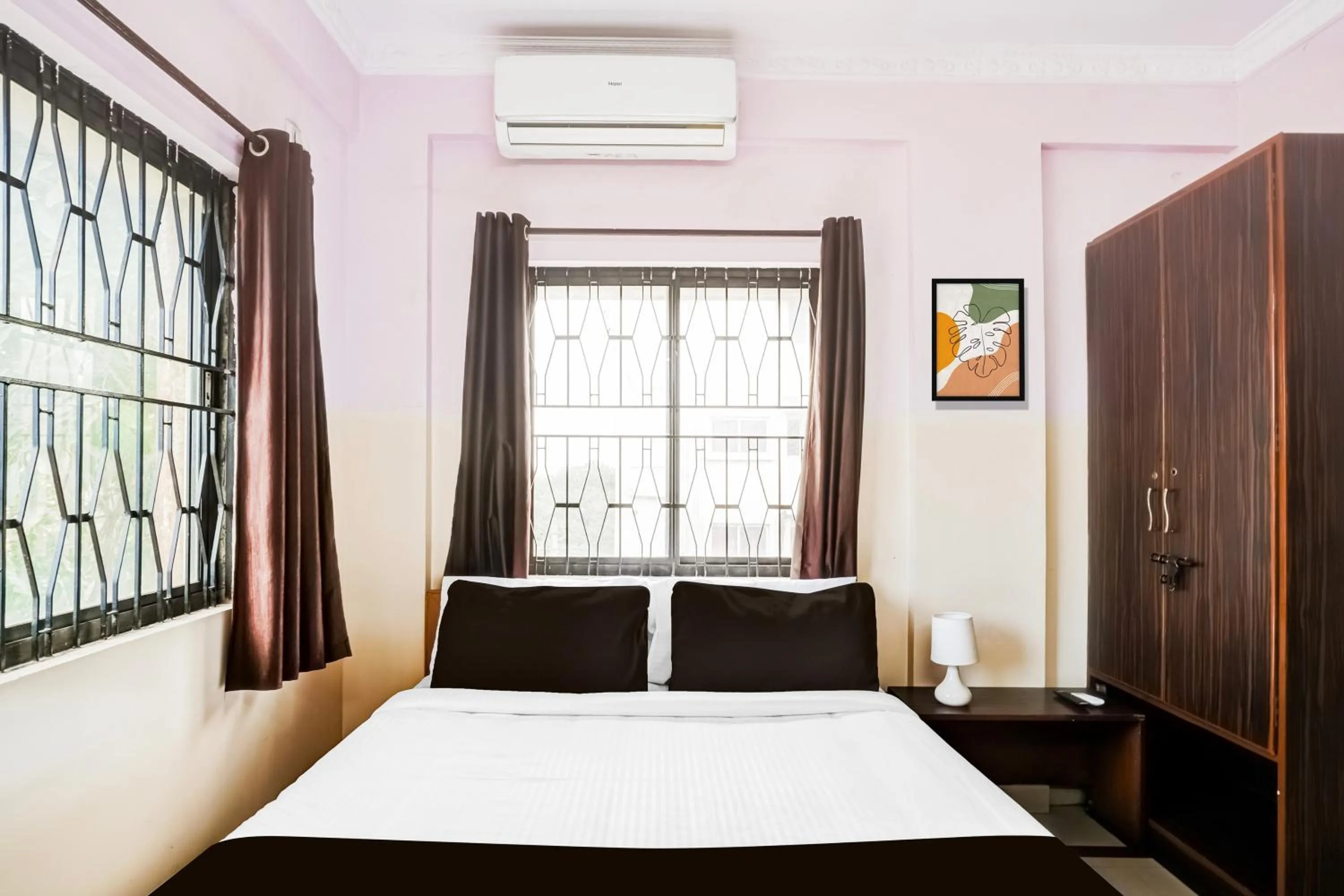 Bedroom in Super Collection O Yeshwantpur Formerly Sunder Nivas