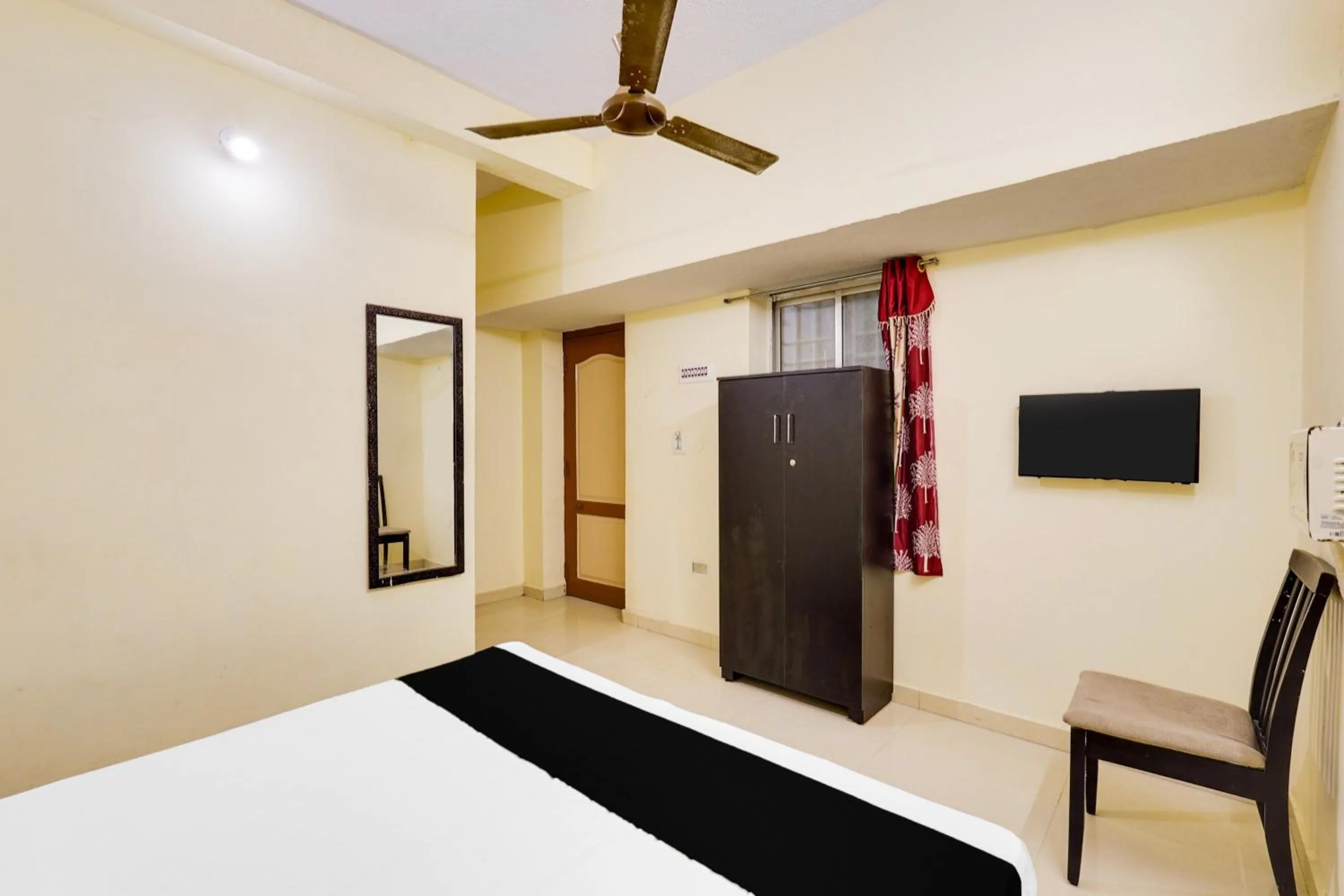 Bedroom, Bed in Super Hotel O ECR Chennai Kanathur