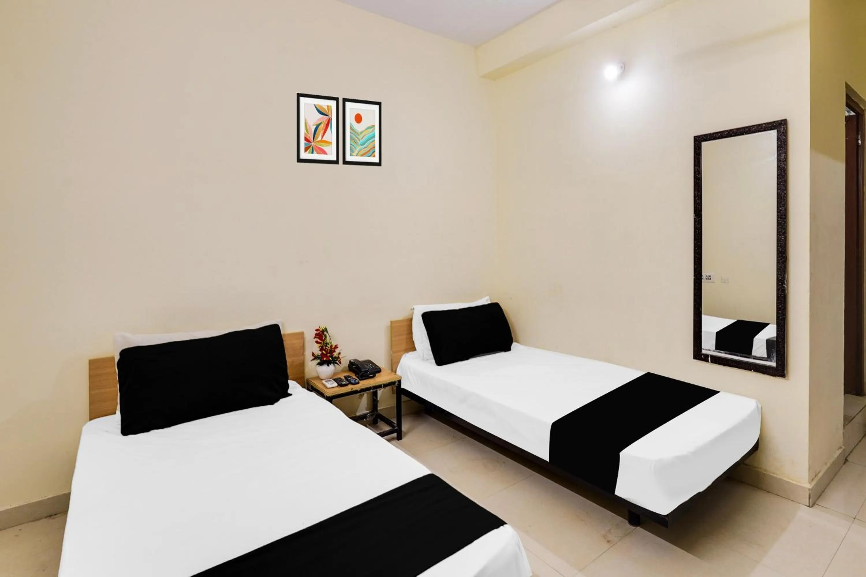 Bedroom, Bed in Super Hotel O ECR Chennai Kanathur