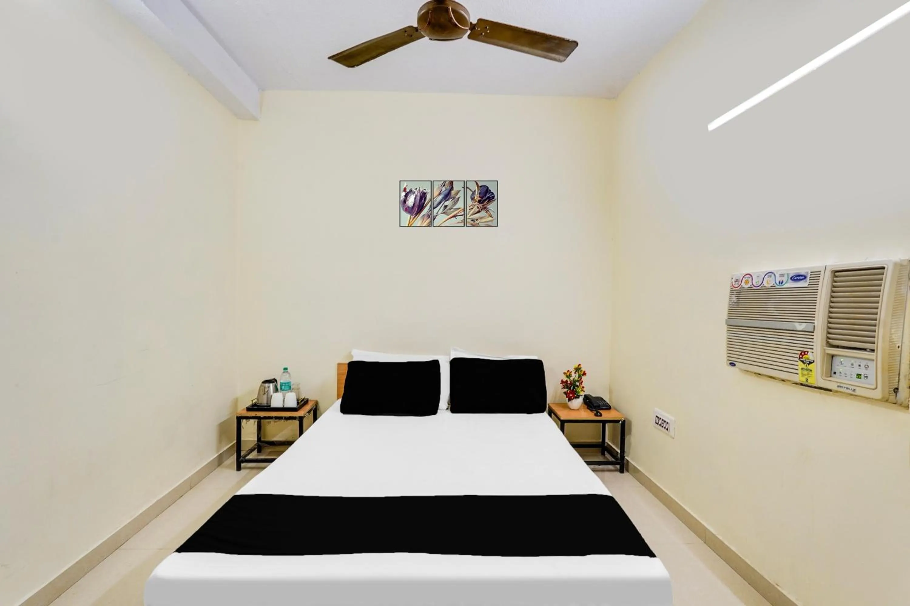 Bedroom, Bed in Super Hotel O ECR Chennai Kanathur