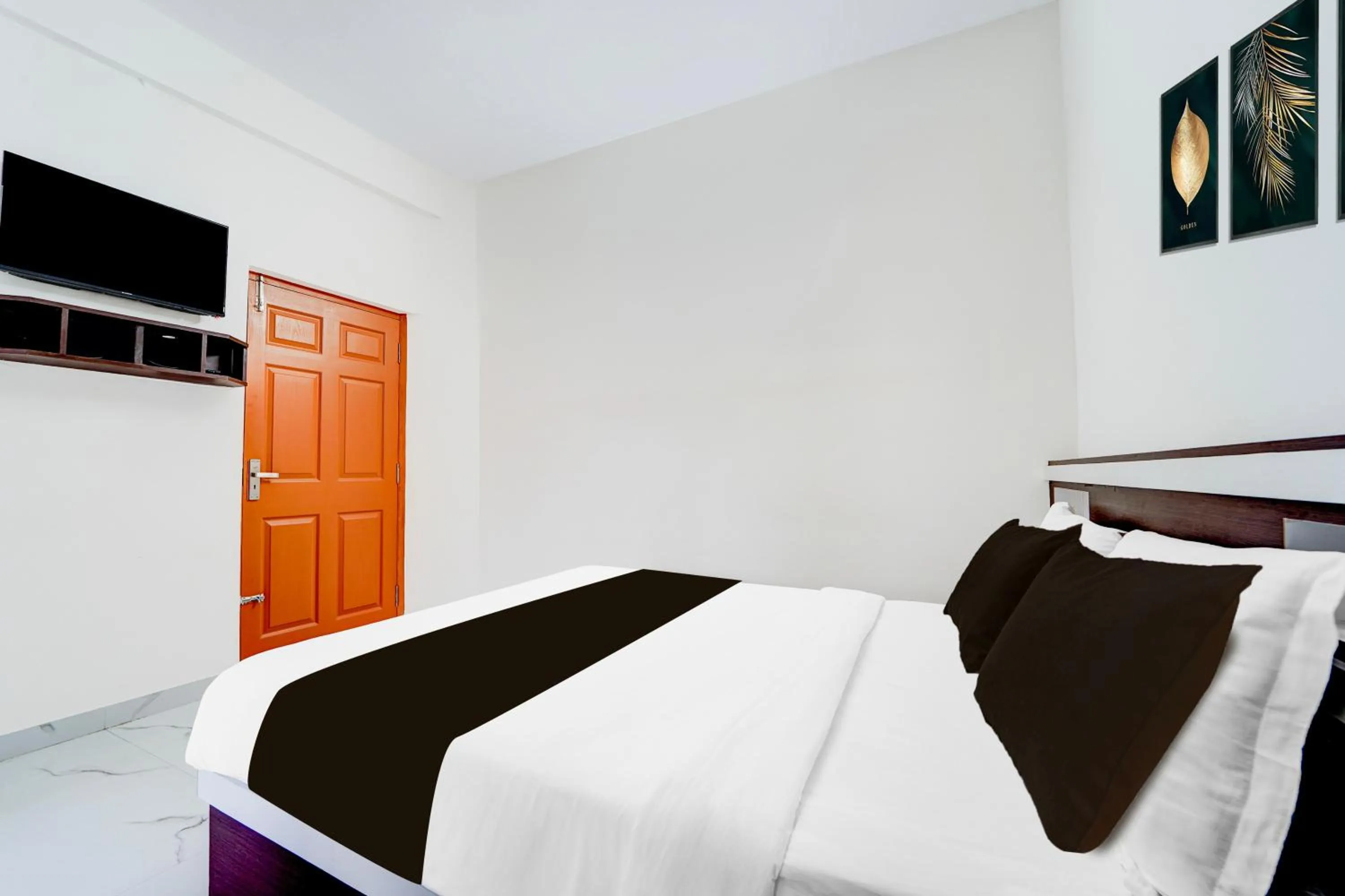 Bedroom, Bed in Super Hotel O North Kalamassery