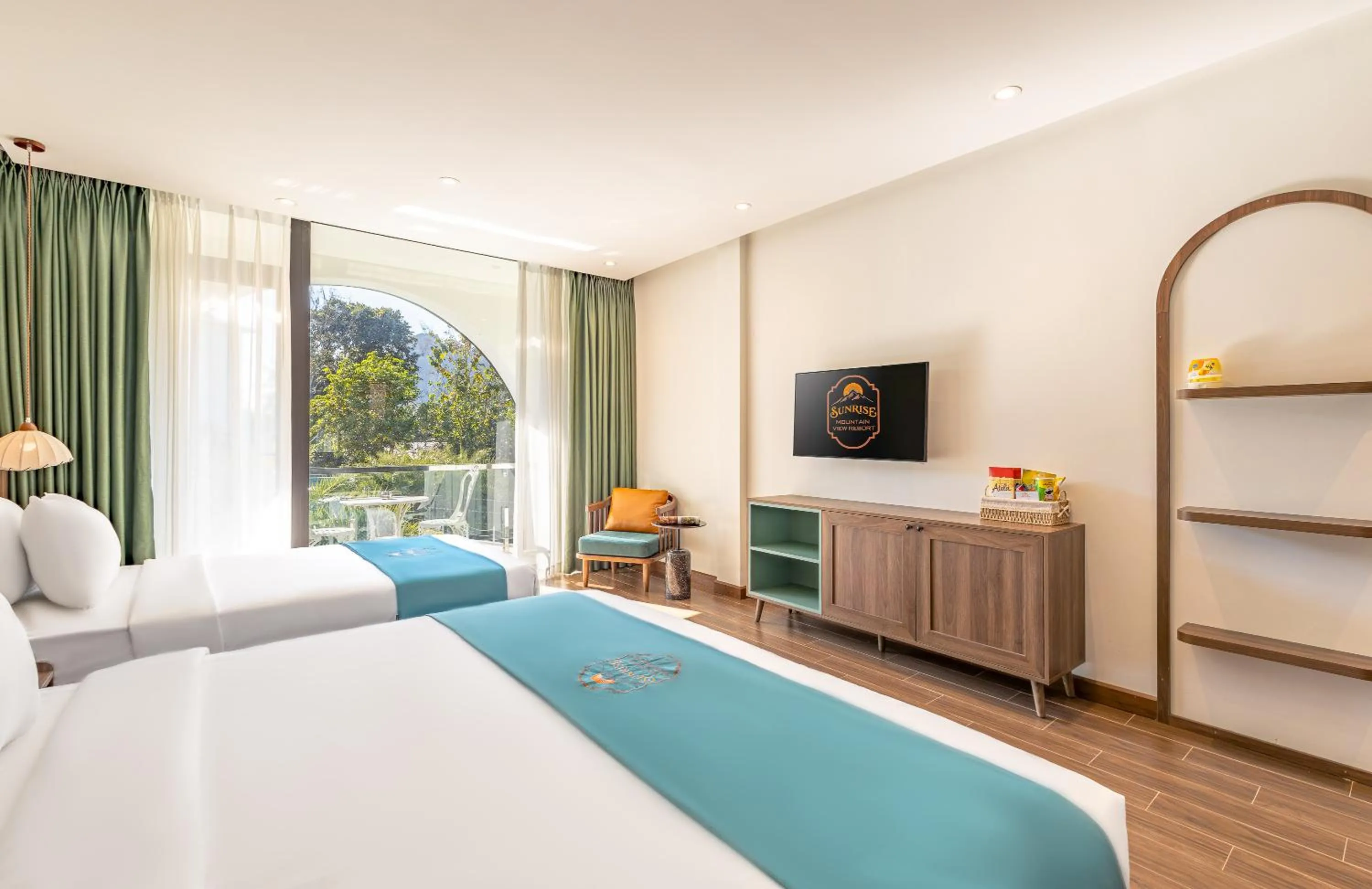 Bed in Sunrise Mountain View Resort