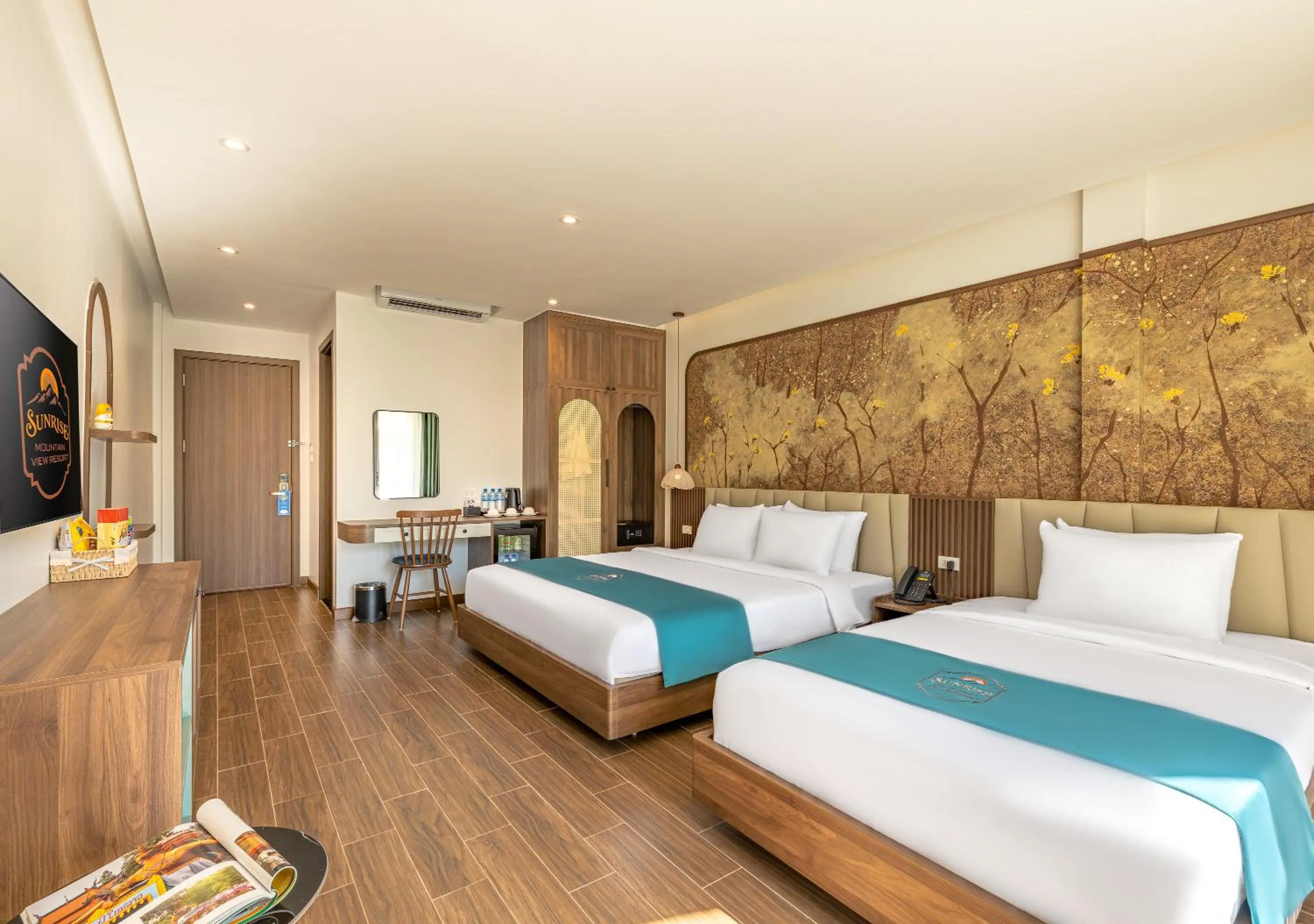 Bed in Sunrise Mountain View Resort