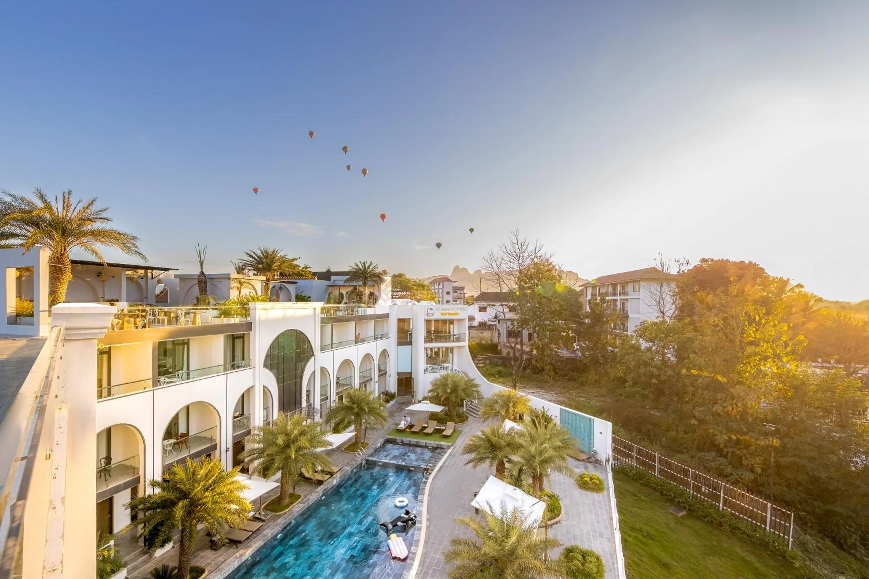 Sunrise Mountain View Resort