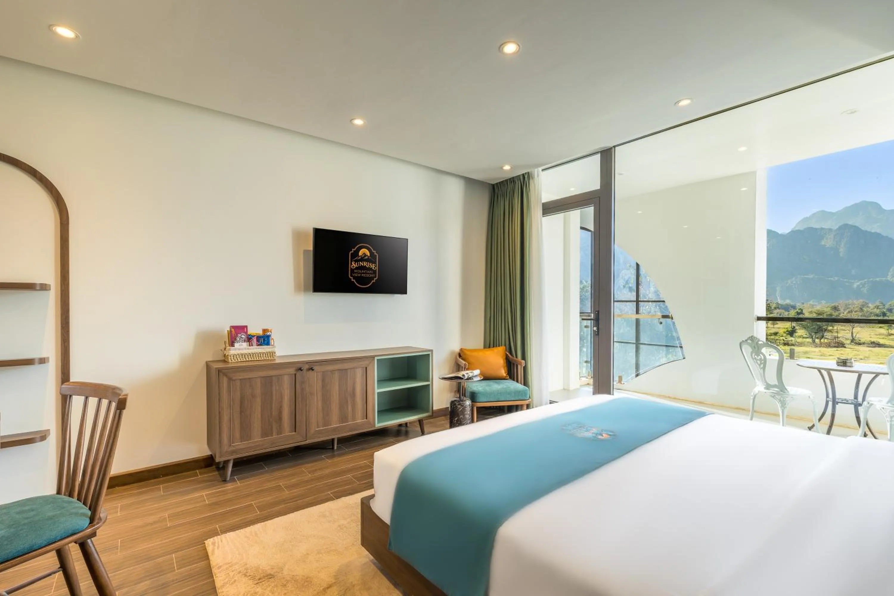 Bed in Sunrise Mountain View Resort