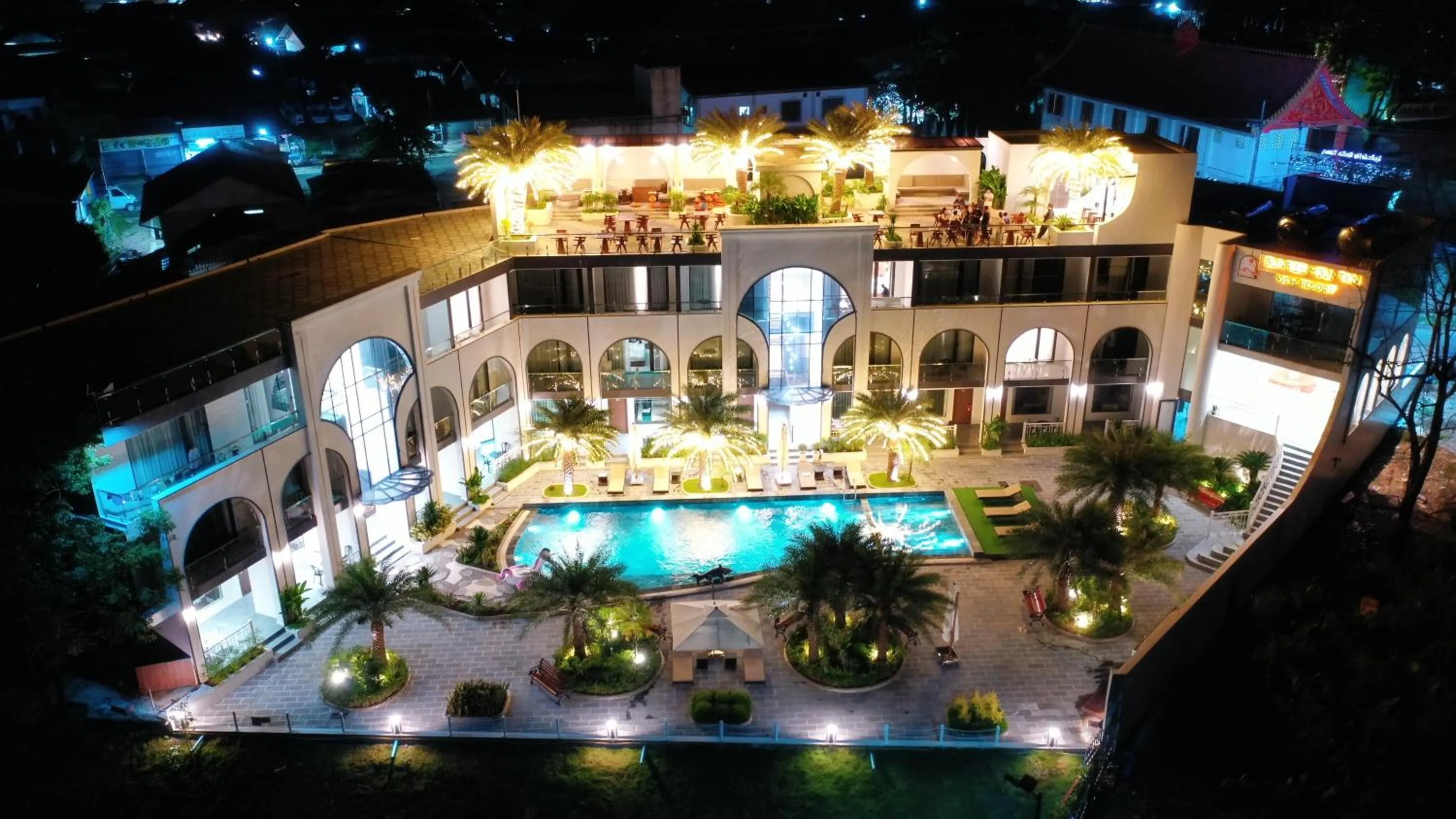 Property building in Sunrise Mountain View Resort