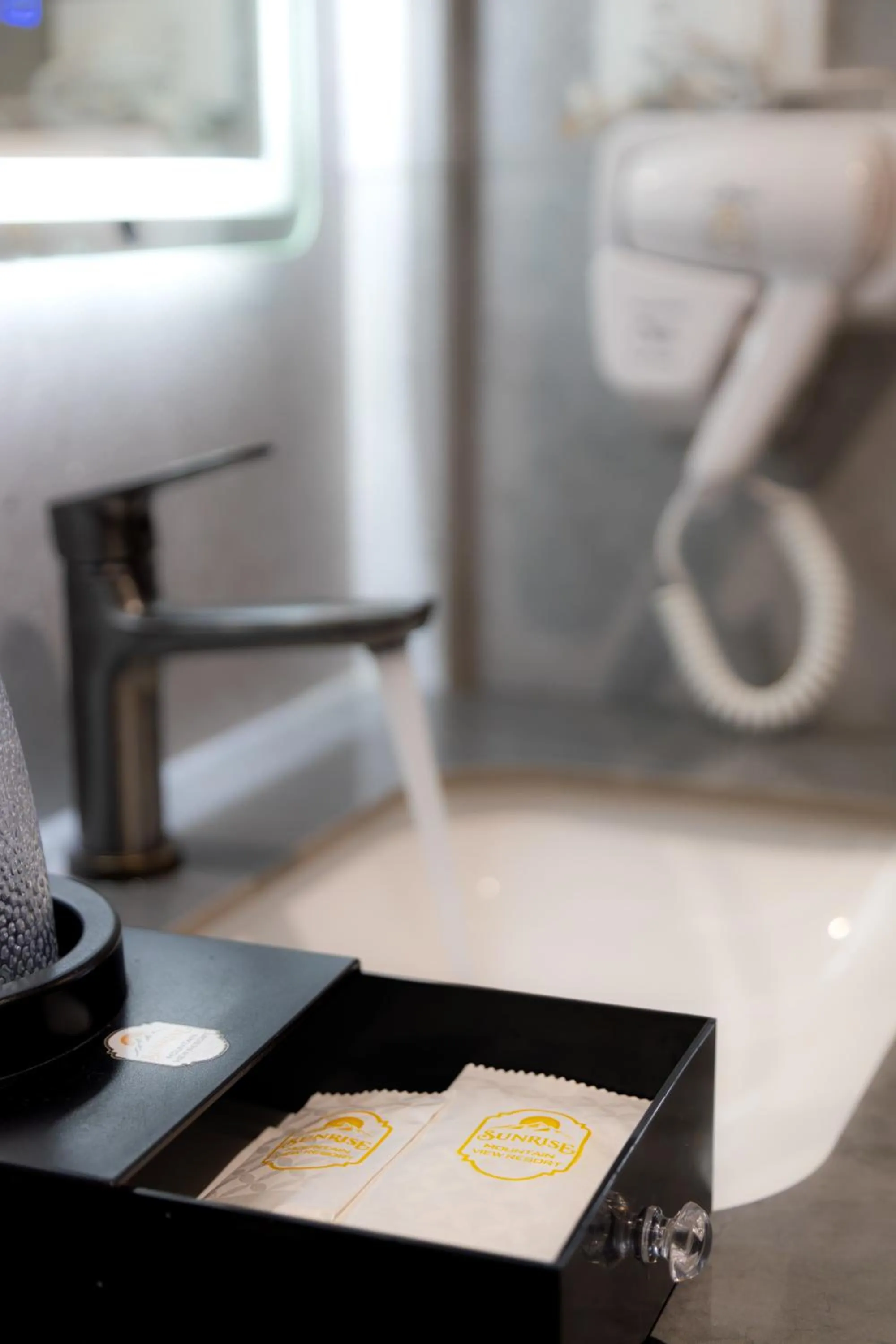 Sunrise Mountain View Resort