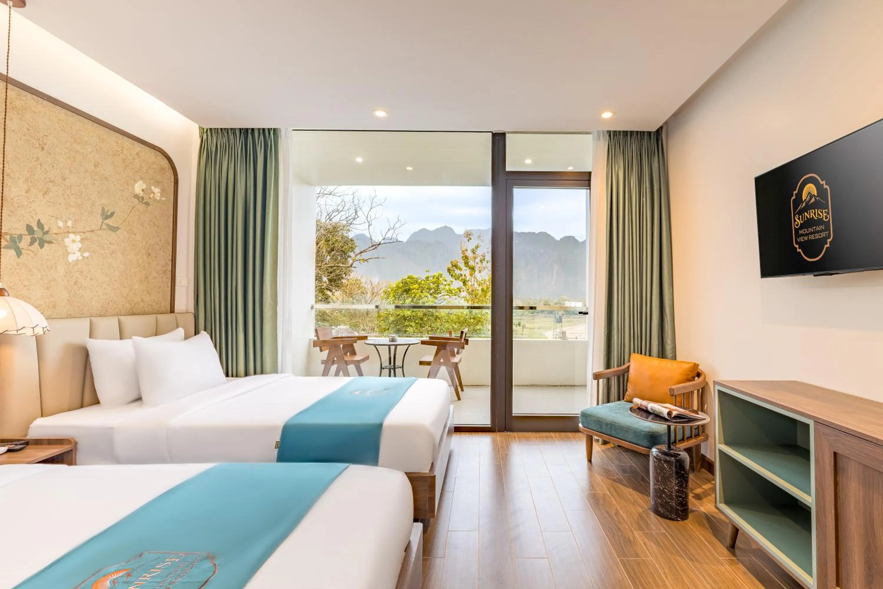 Bed in Sunrise Mountain View Resort