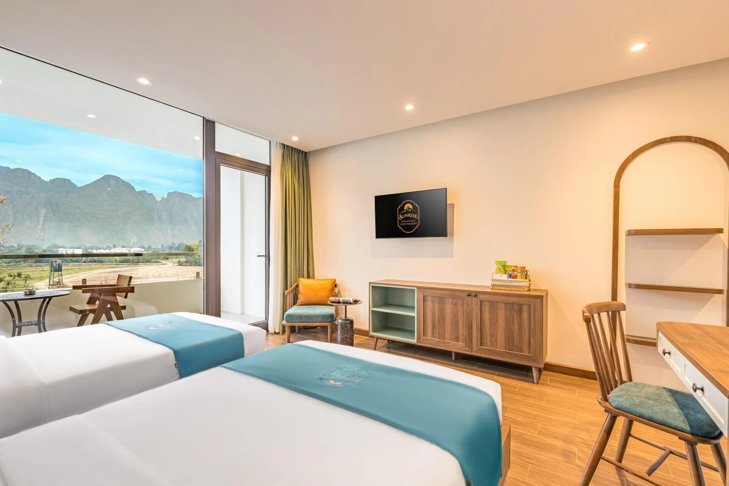 Bed in Sunrise Mountain View Resort