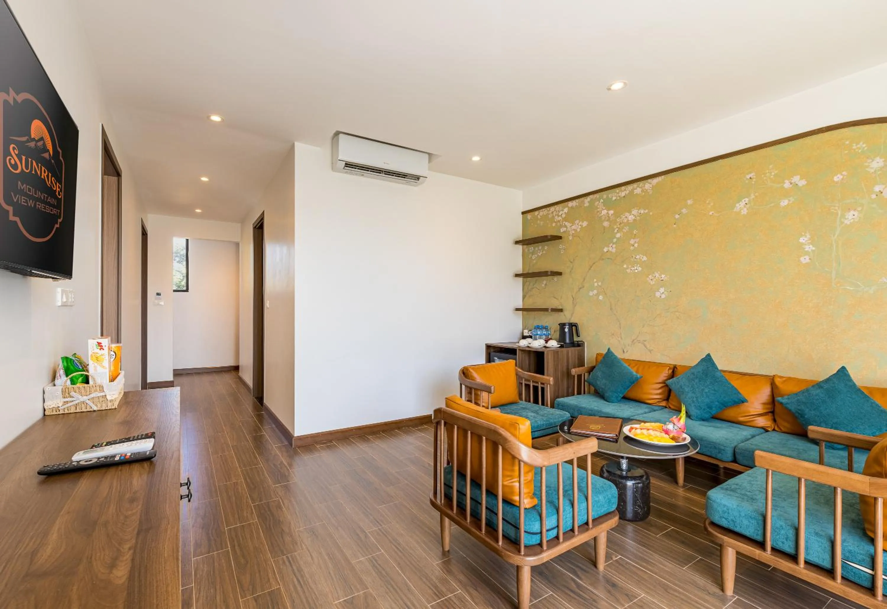 Sunrise Mountain View Resort