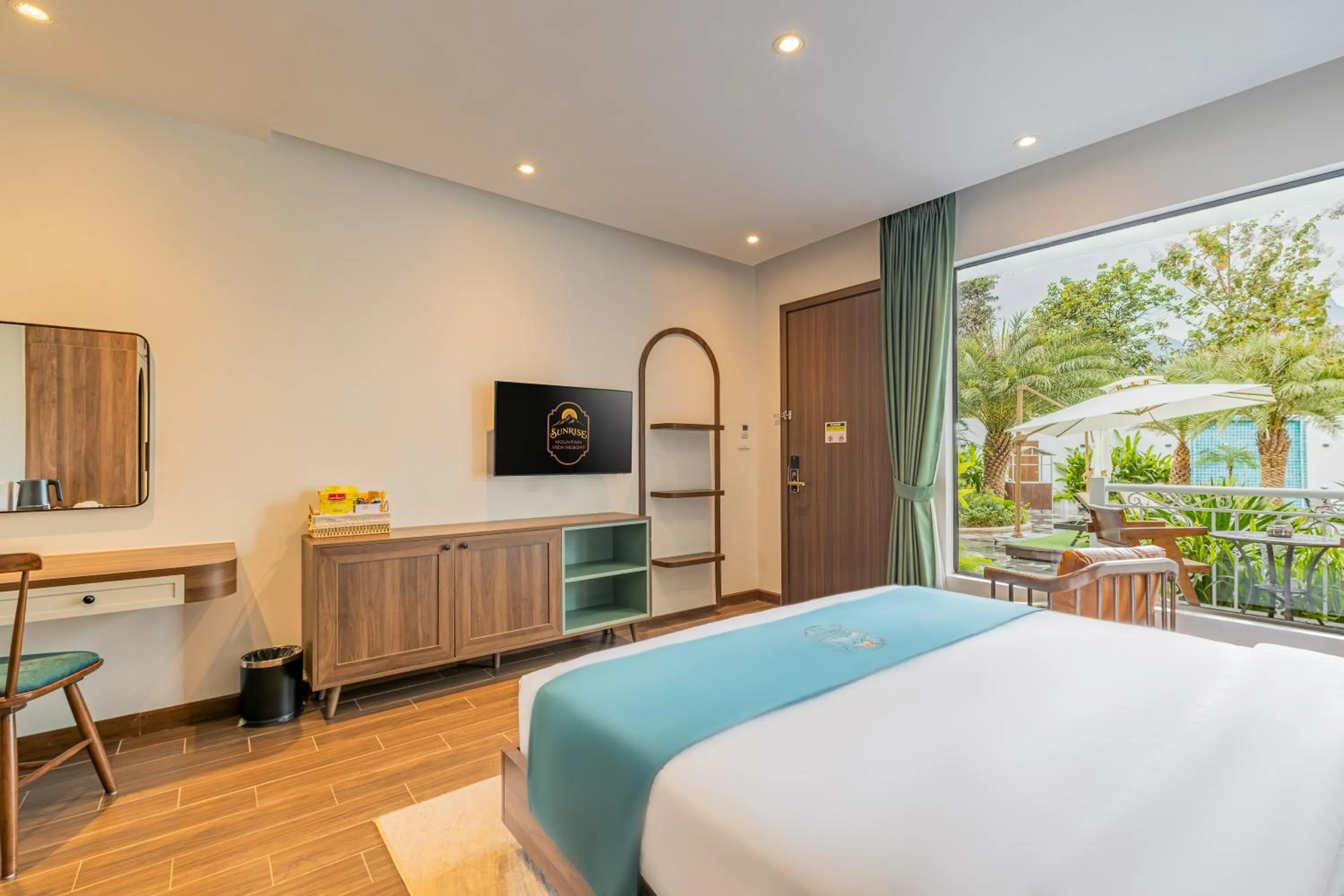 Bed in Sunrise Mountain View Resort