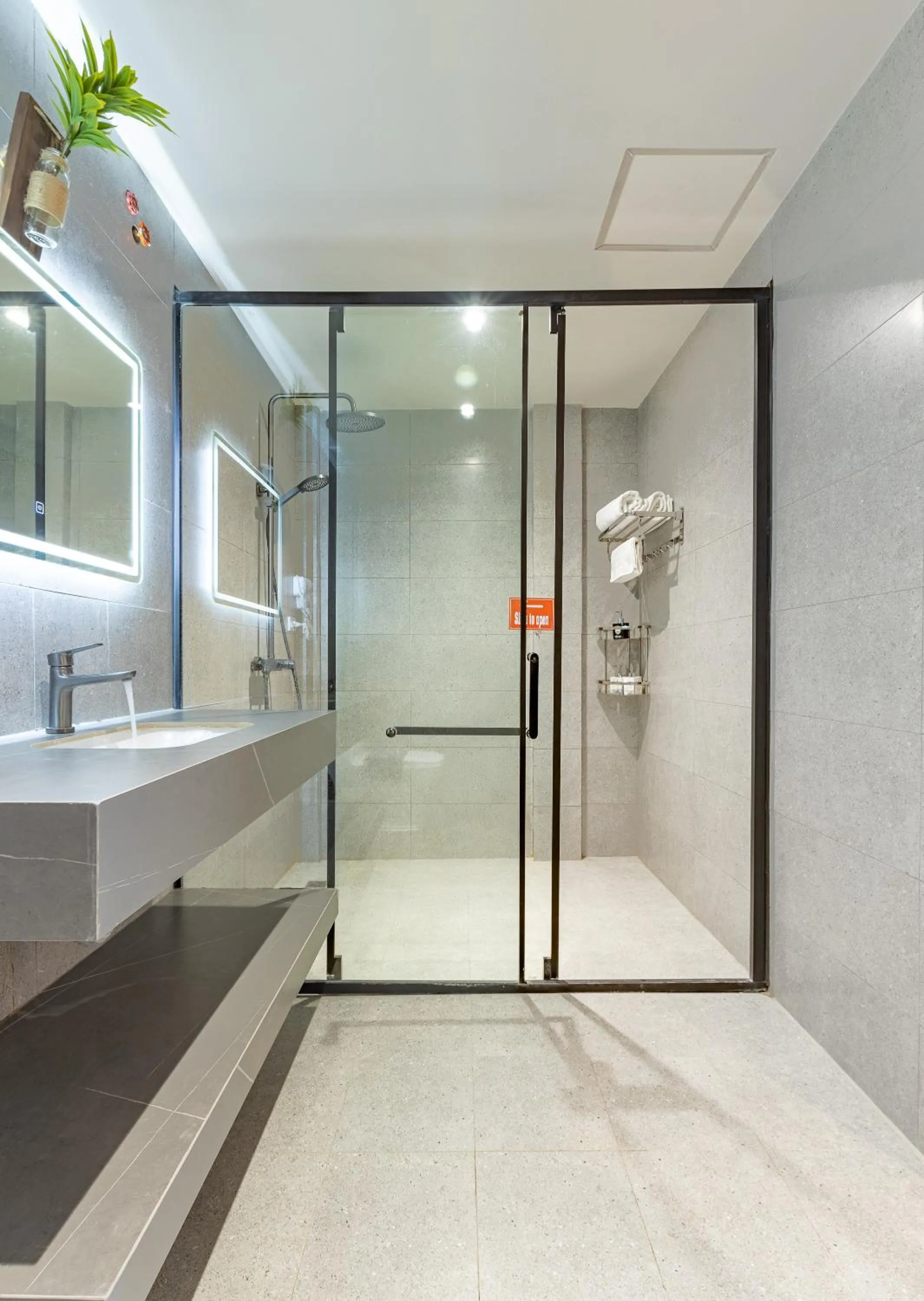 Sunrise Mountain View Resort