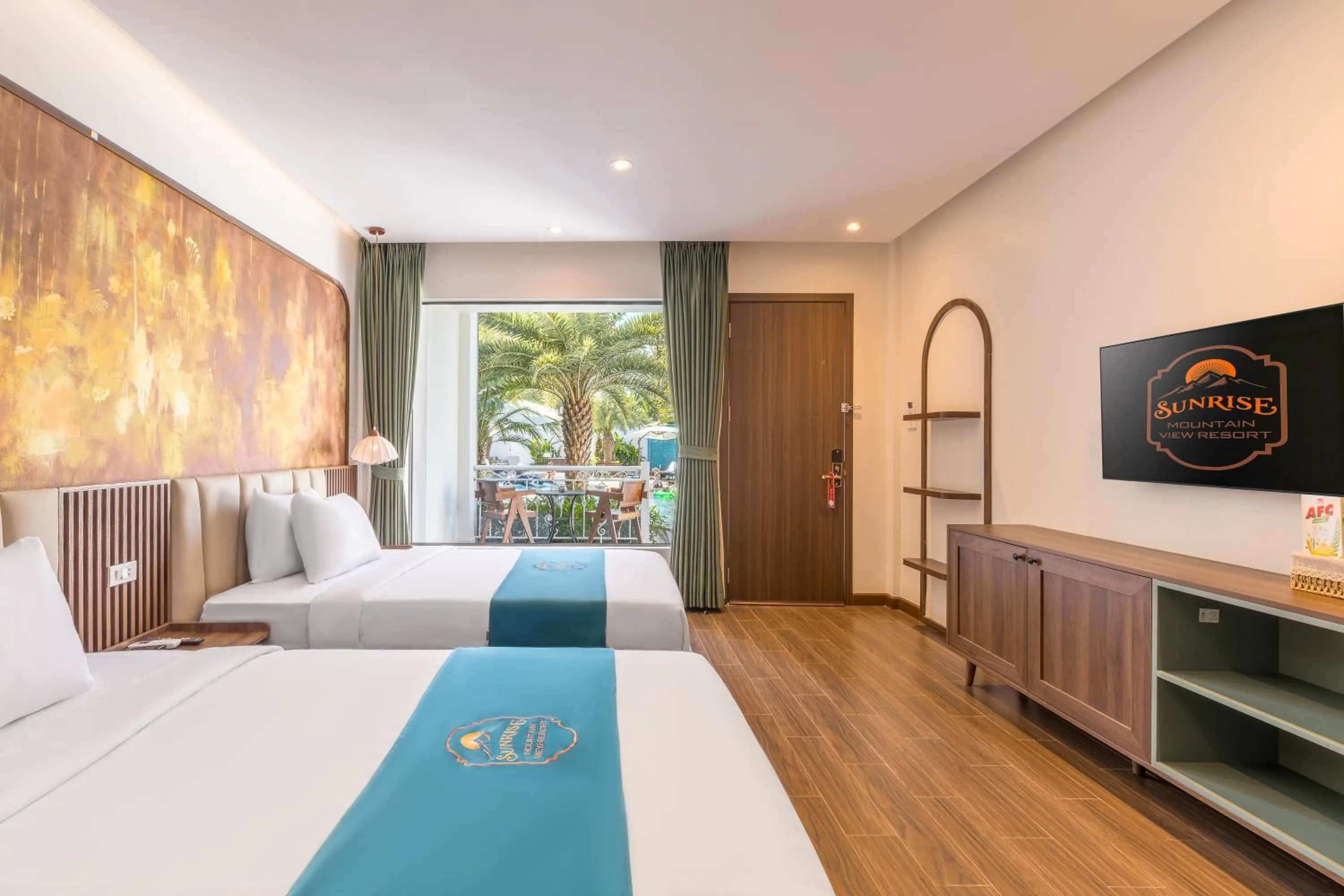 Bed in Sunrise Mountain View Resort