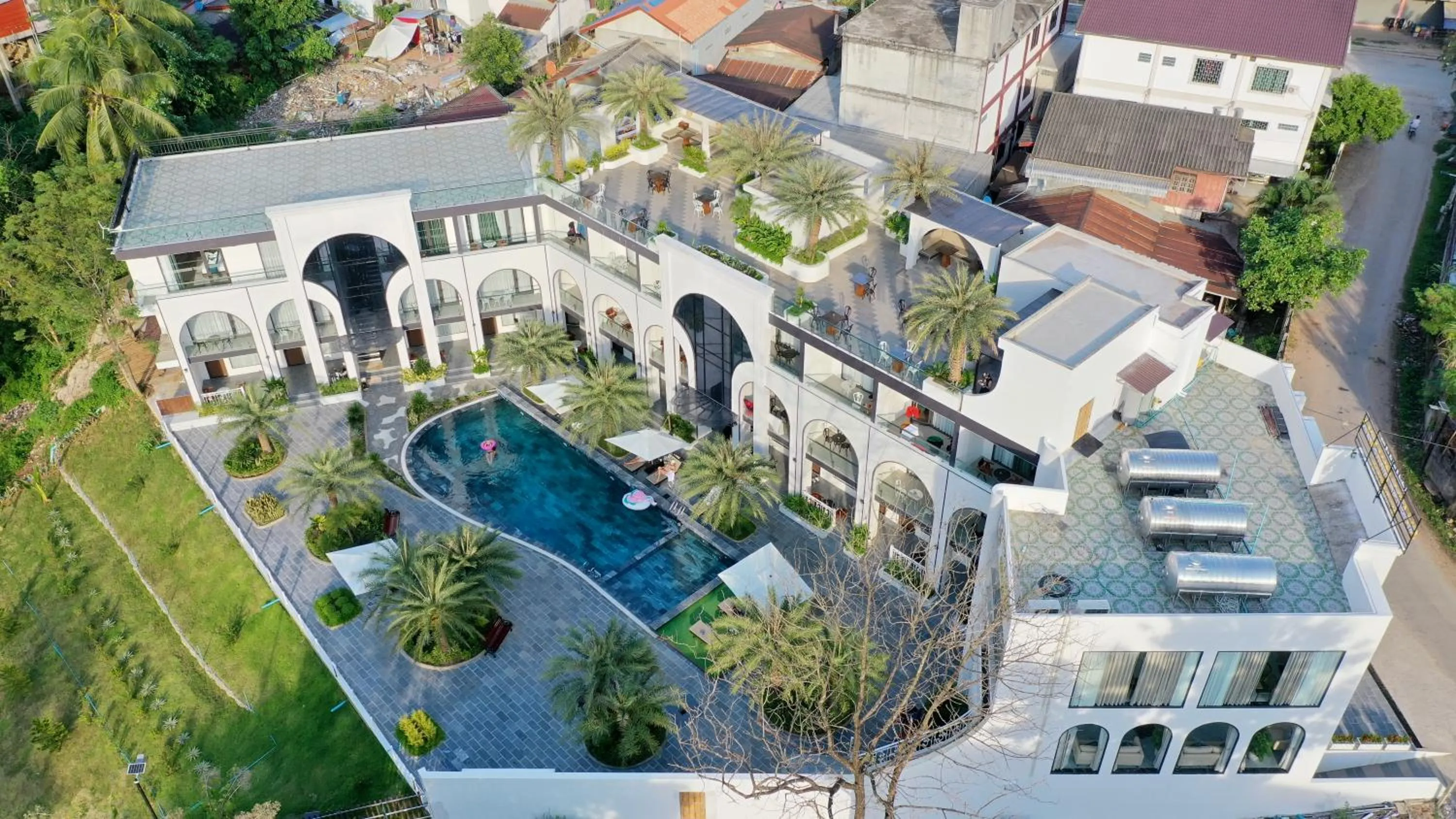 Property building in Sunrise Mountain View Resort