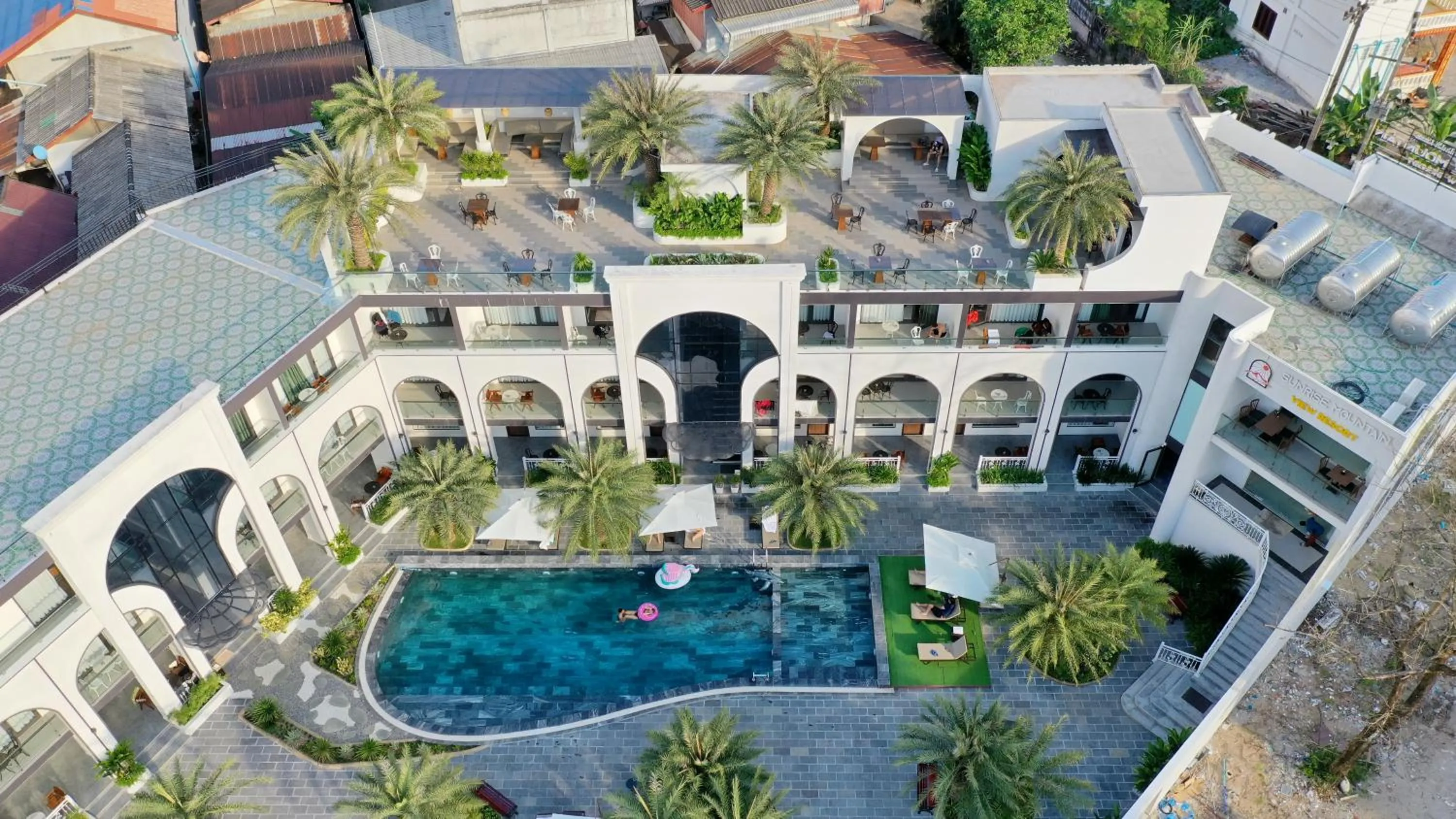 Property building in Sunrise Mountain View Resort