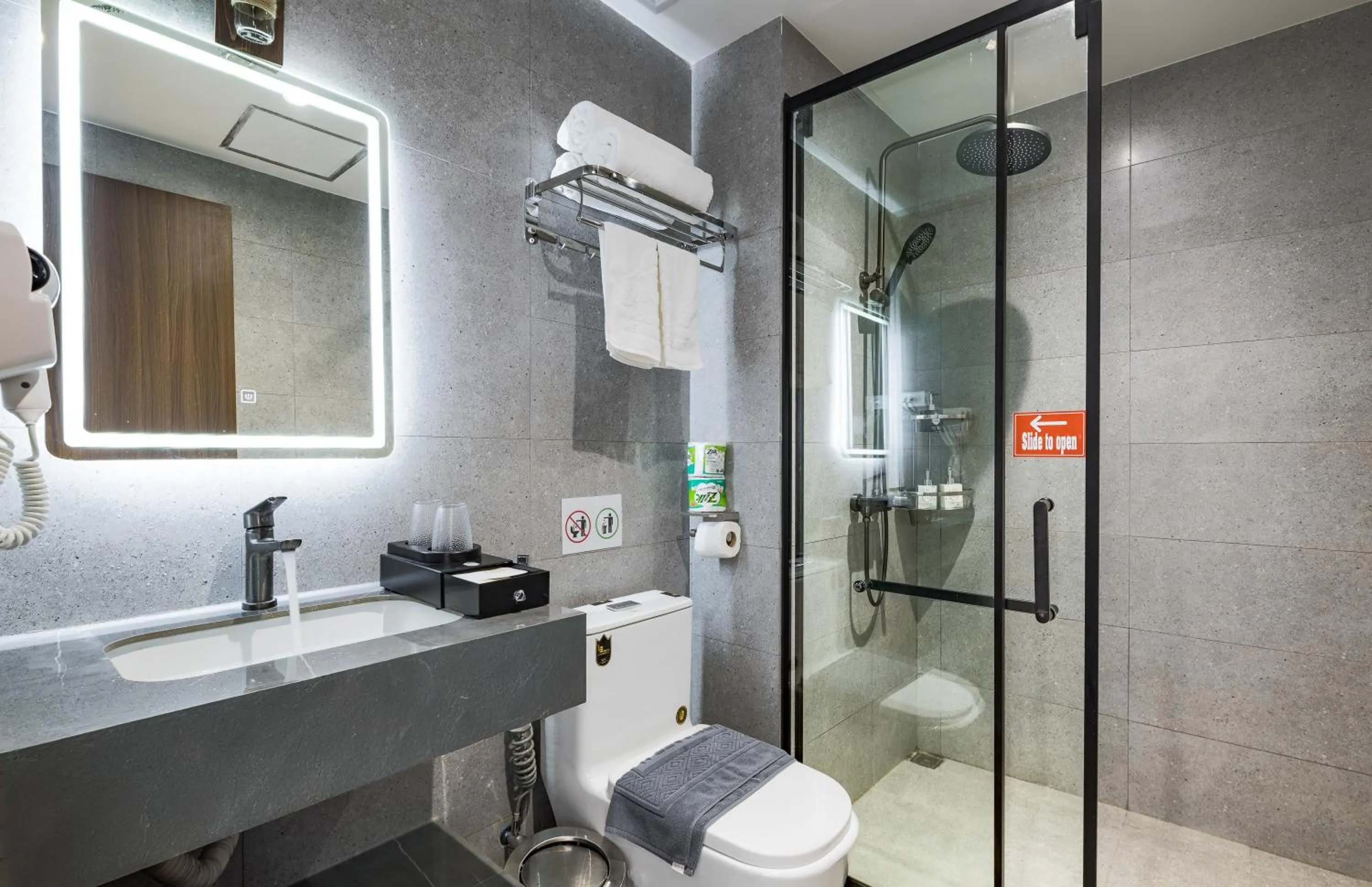 Sunrise Mountain View Resort