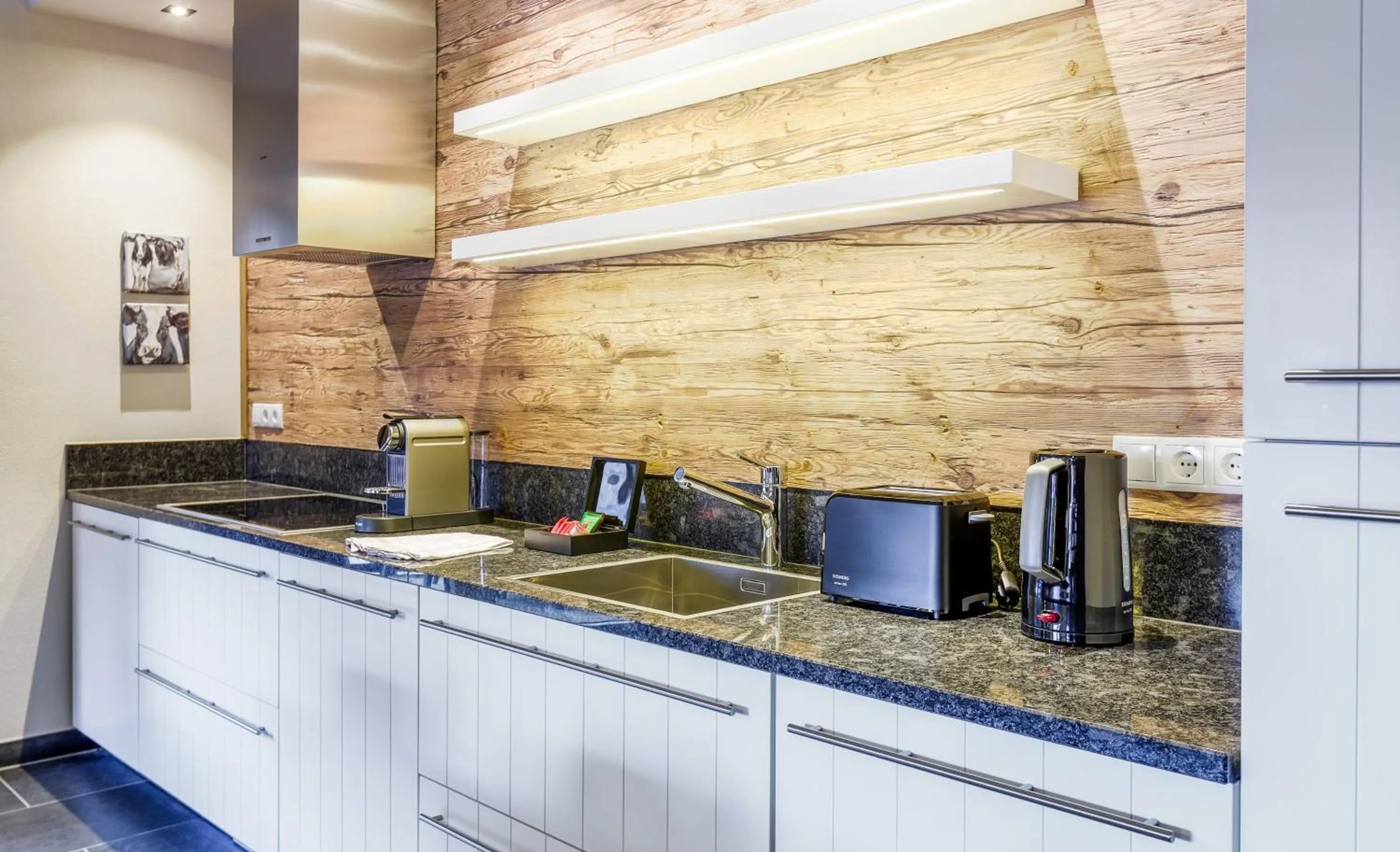 kitchen in AvenidA Mountain Lodges Saalbach