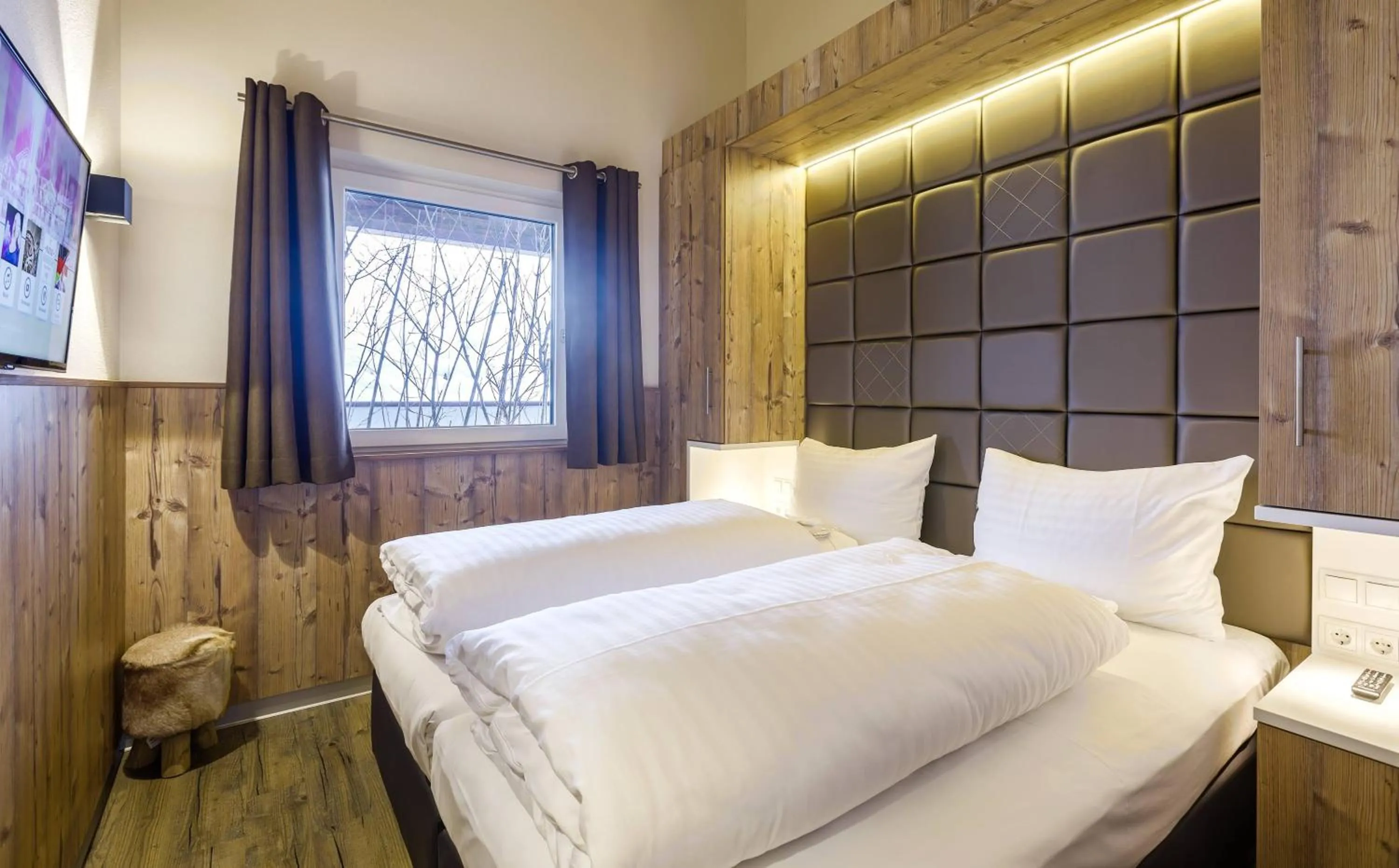 Bedroom, Bed in AvenidA Mountain Lodges Saalbach