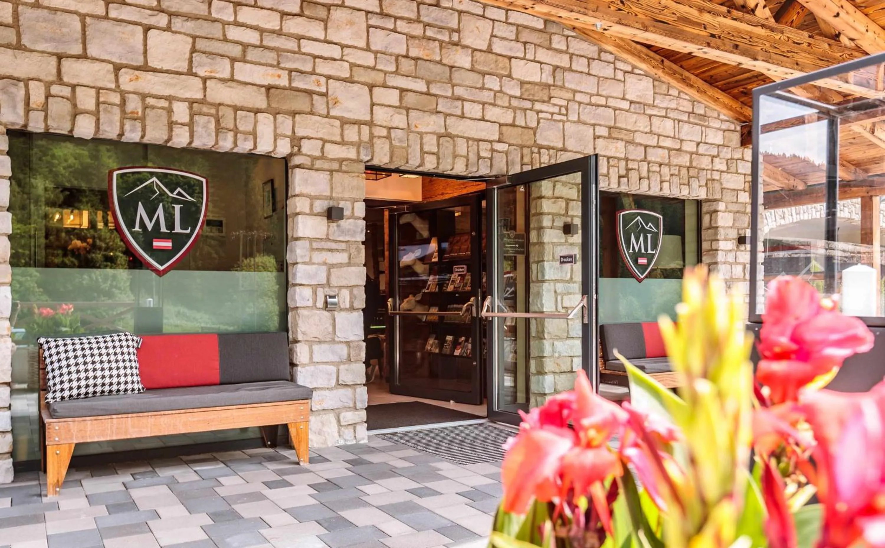 Facade/entrance in AvenidA Mountain Lodges Saalbach