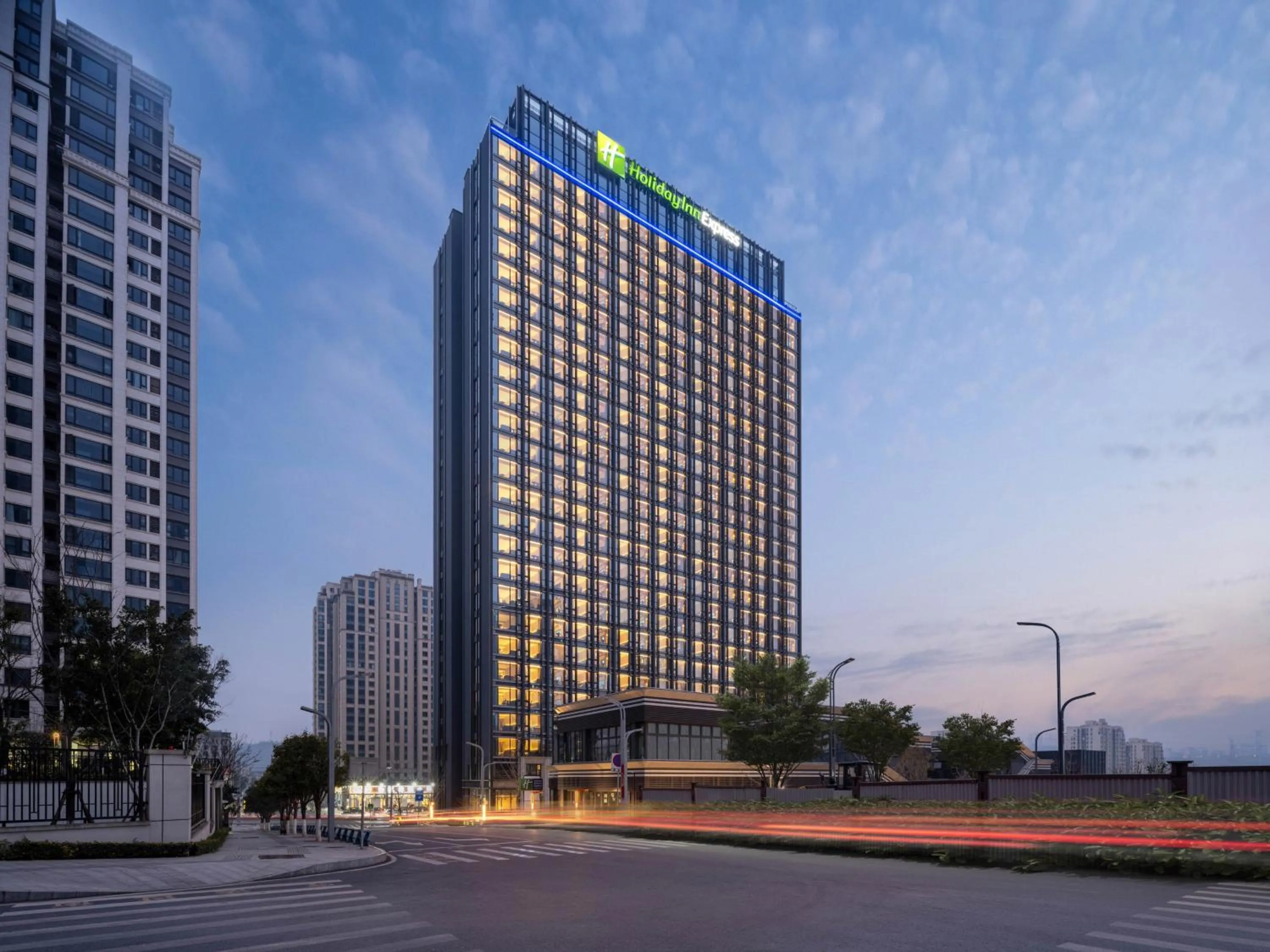 Property building in Holiday Inn Express Chongqing Central Park by IHG