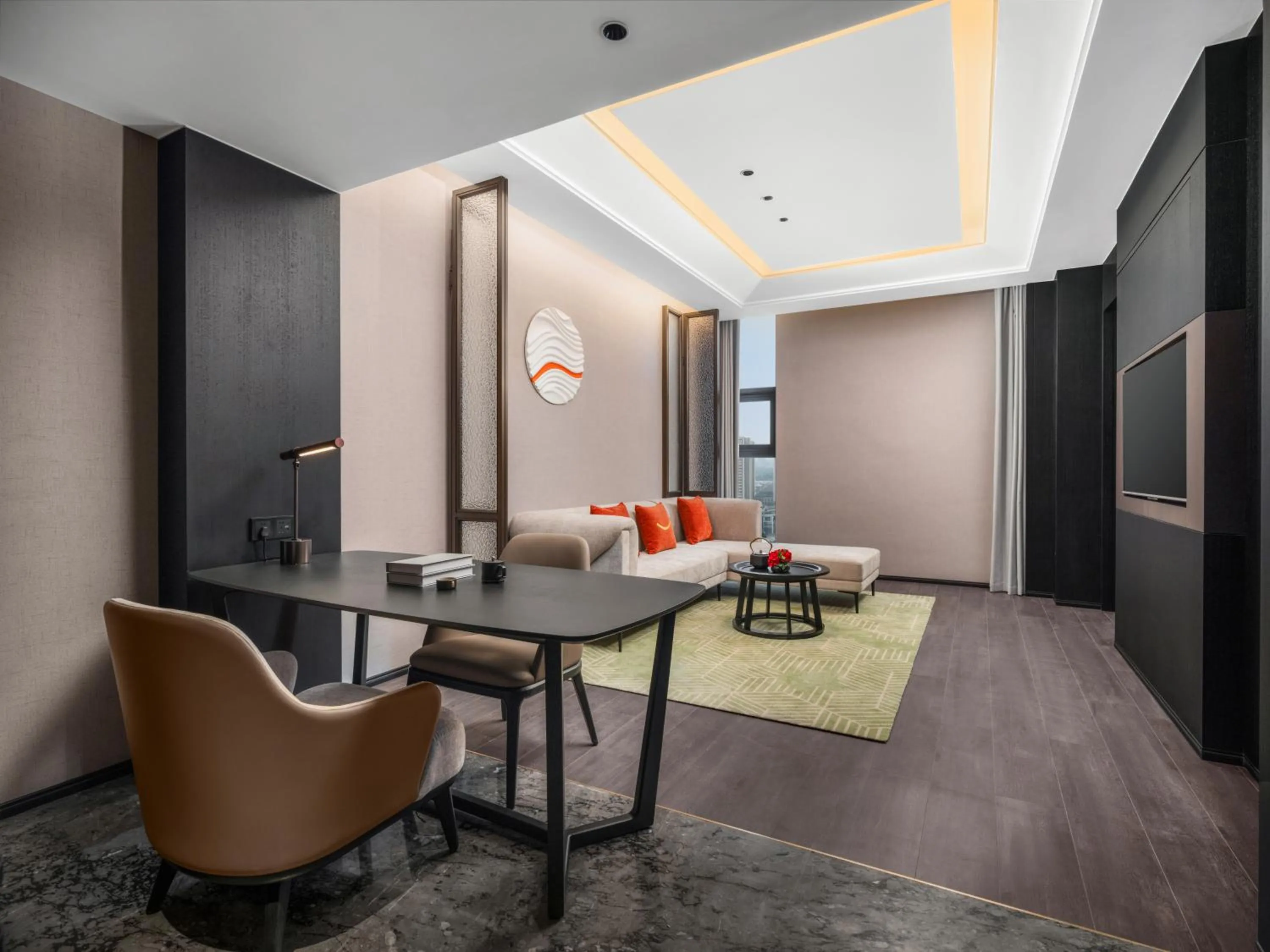 TV and multimedia in Holiday Inn Chongqing Shuangfu, an IHG Hotel