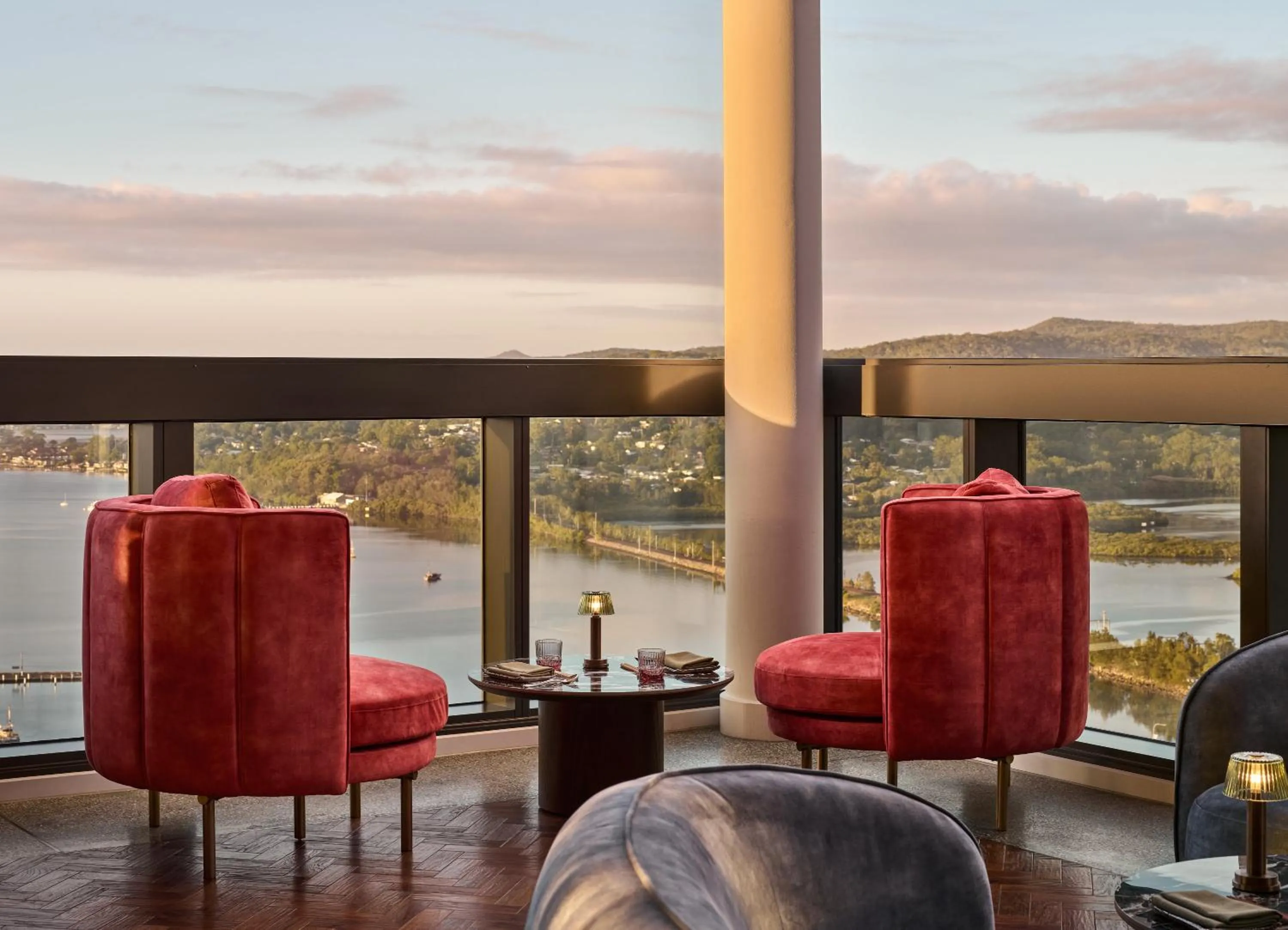 Lounge or bar in voco Gosford by IHG