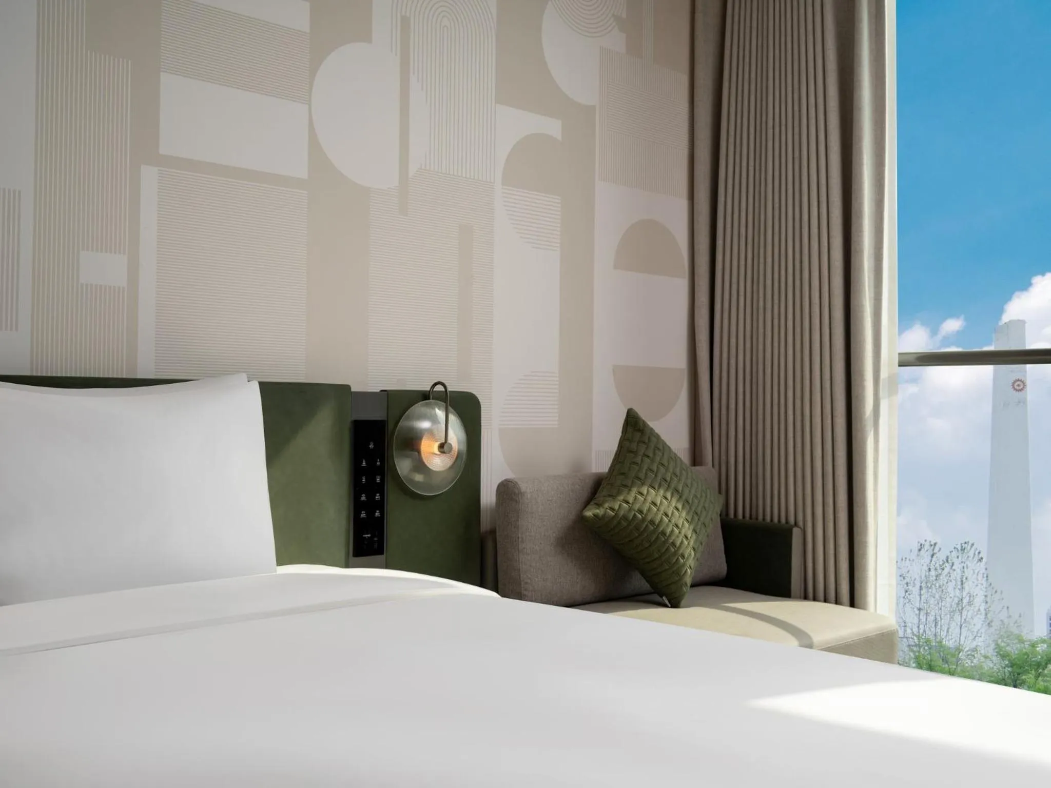 Photo of the whole room, Bed in EVEN Hotel Shanghai Jinqiao by IHG