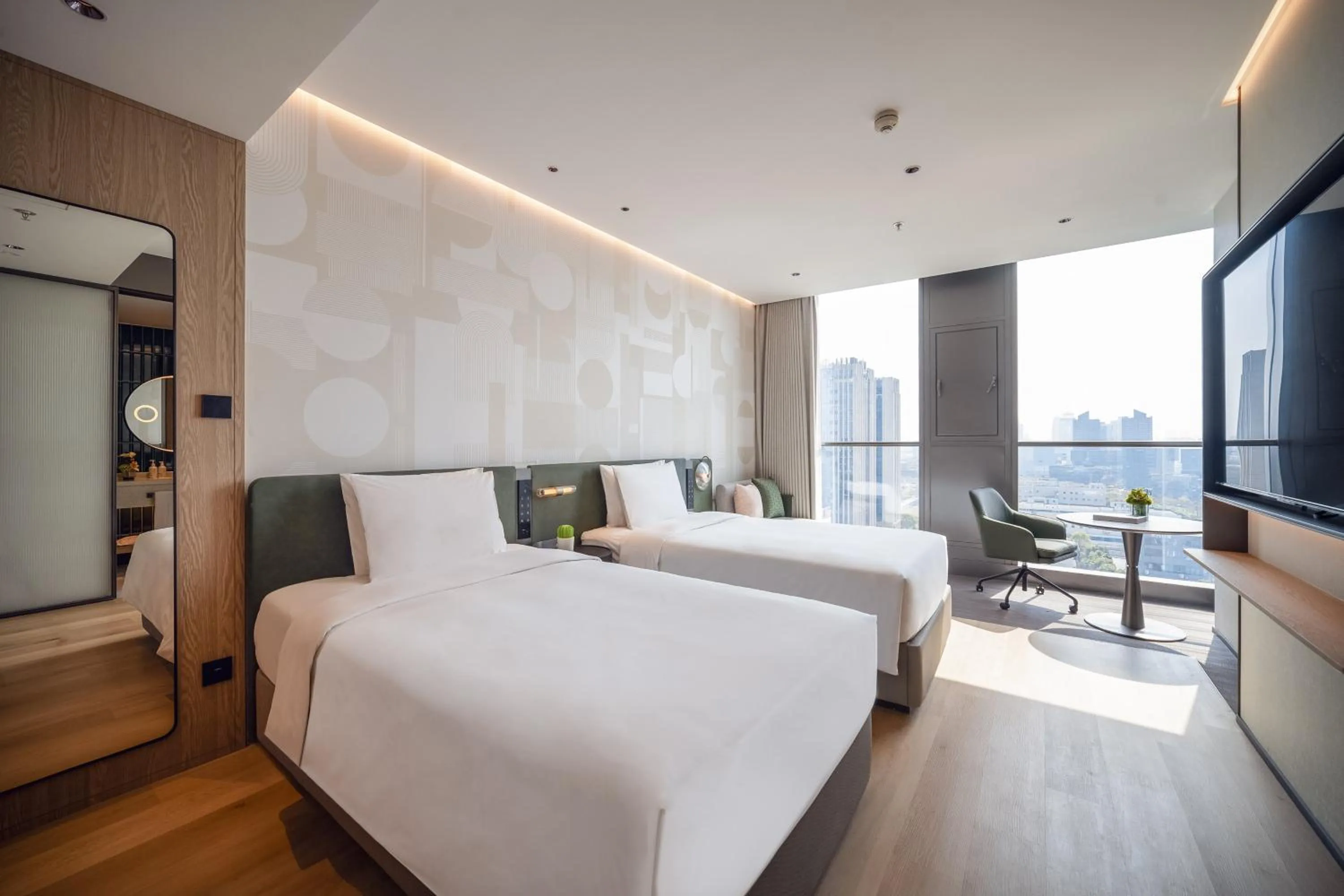 Photo of the whole room, Bed in EVEN Hotel Shanghai Jinqiao by IHG